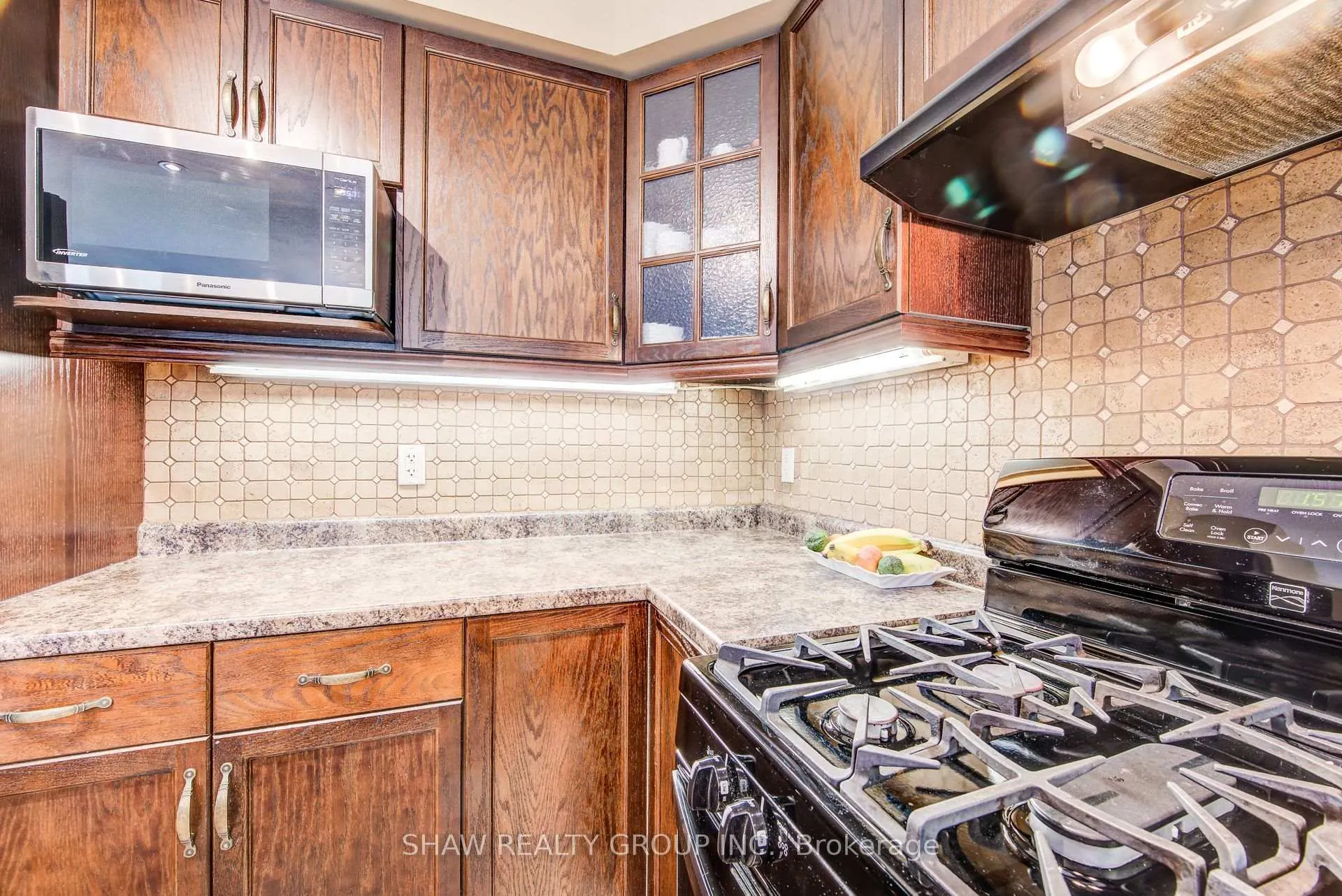 Photo 17 of 28 Walker Way, Guelph, Pineridge/Westminster Woods — HOMEH