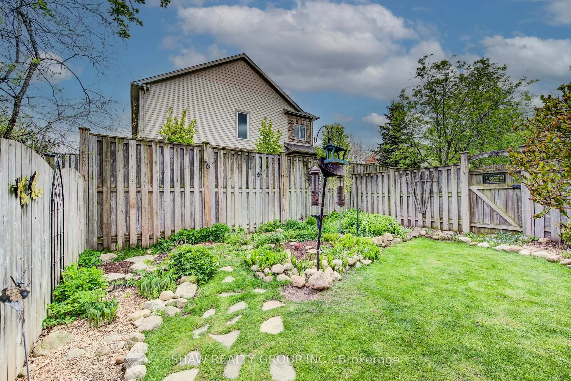 Photo 42 of 28 Walker Way, Guelph, Pineridge/Westminster Woods — HOMEH