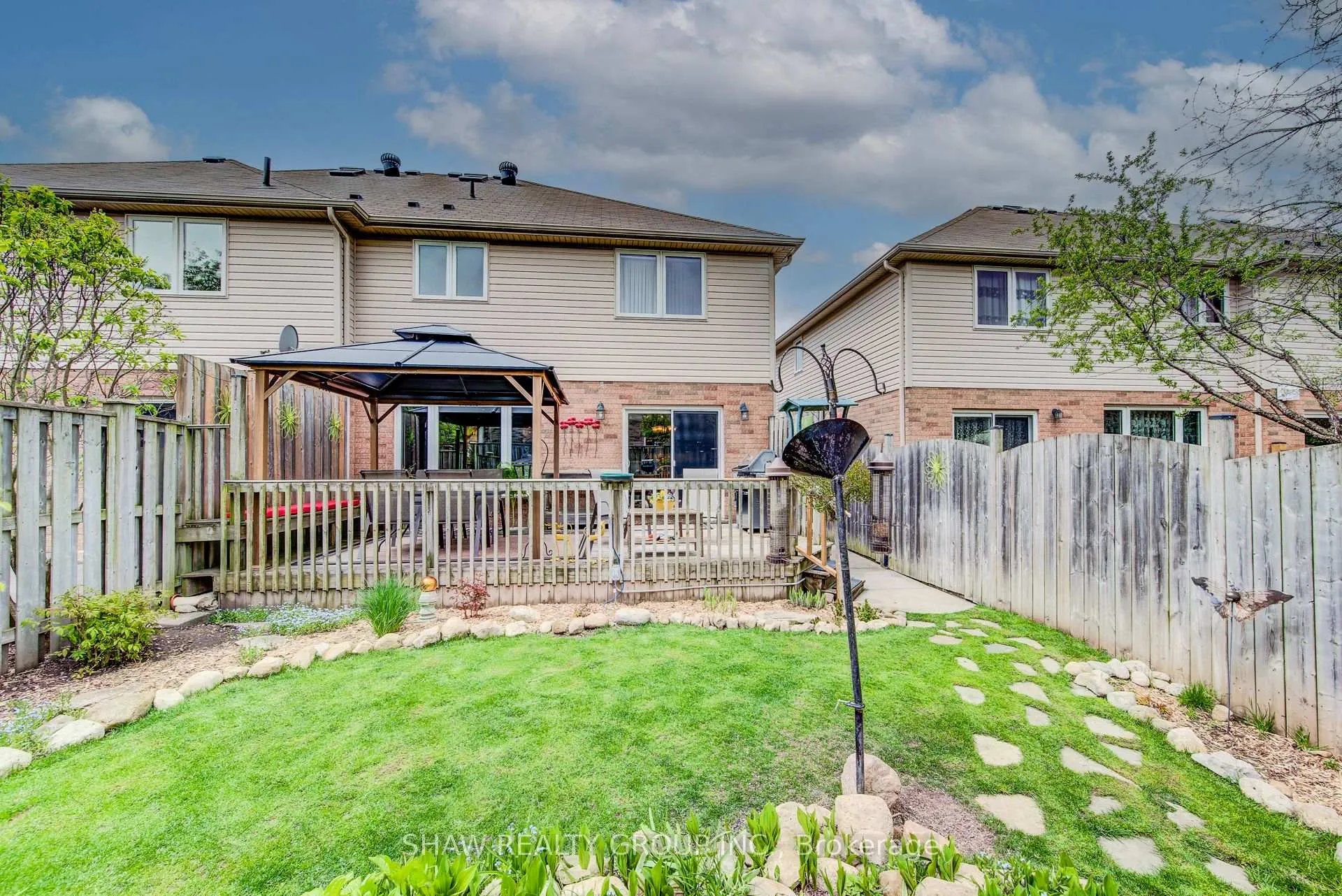 Photo 44 of 28 Walker Way, Guelph, Pineridge/Westminster Woods — HOMEH