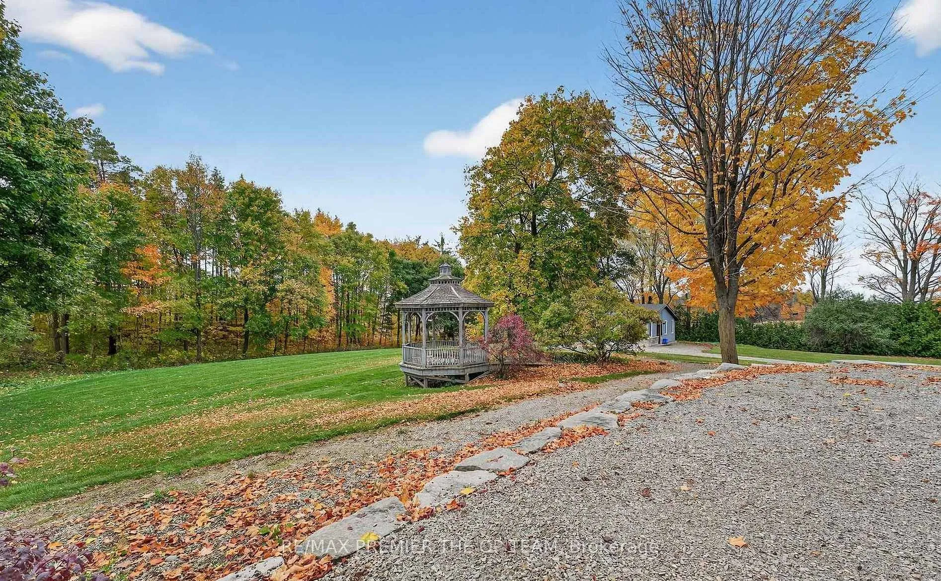 Photo 13 of 12355 Mill Road, Vaughan, Kleinburg — HOMEH