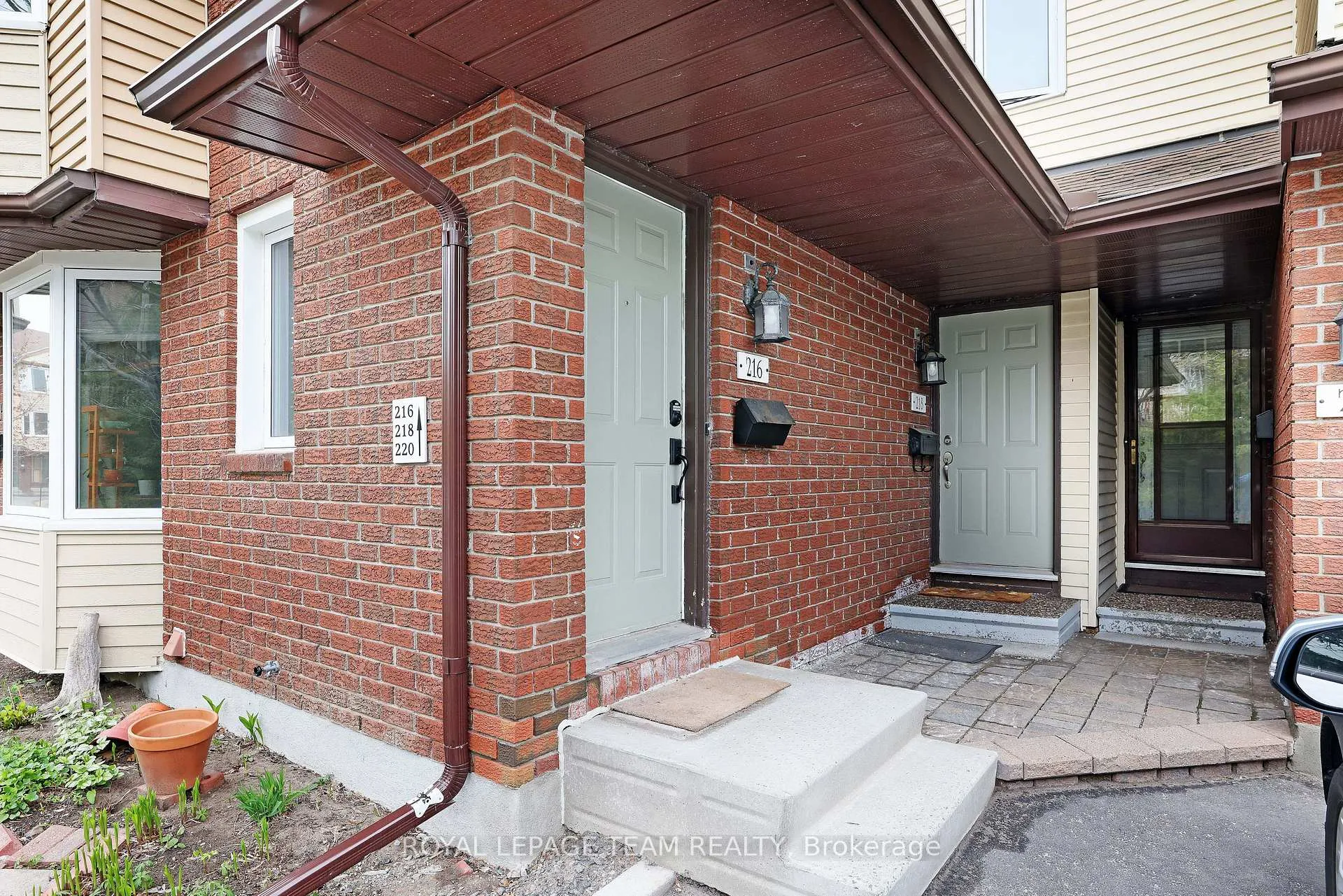 Photo 2 of 216 Steenbakkers Private, Ottawa, Hunt Club Park/Greenboro — HOMEH