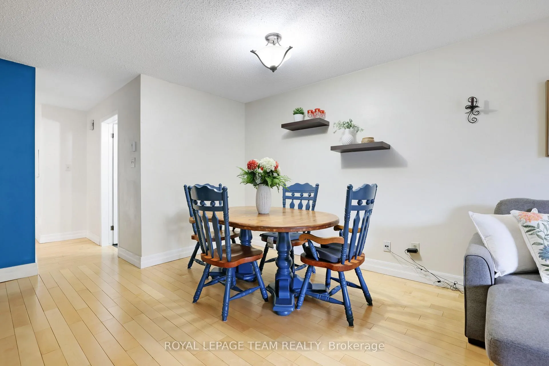 Photo 7 of 216 Steenbakkers Private, Ottawa, Hunt Club Park/Greenboro — HOMEH