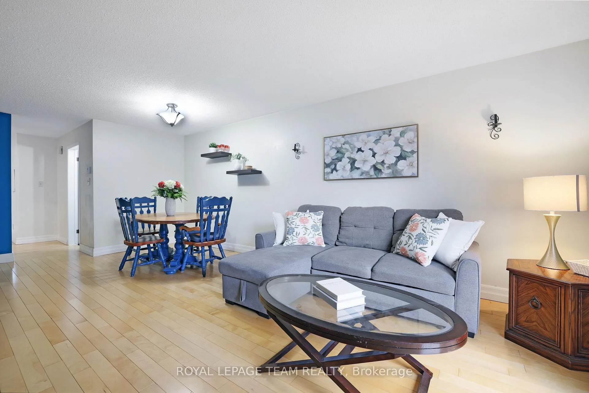 Photo 10 of 216 Steenbakkers Private, Ottawa, Hunt Club Park/Greenboro — HOMEH
