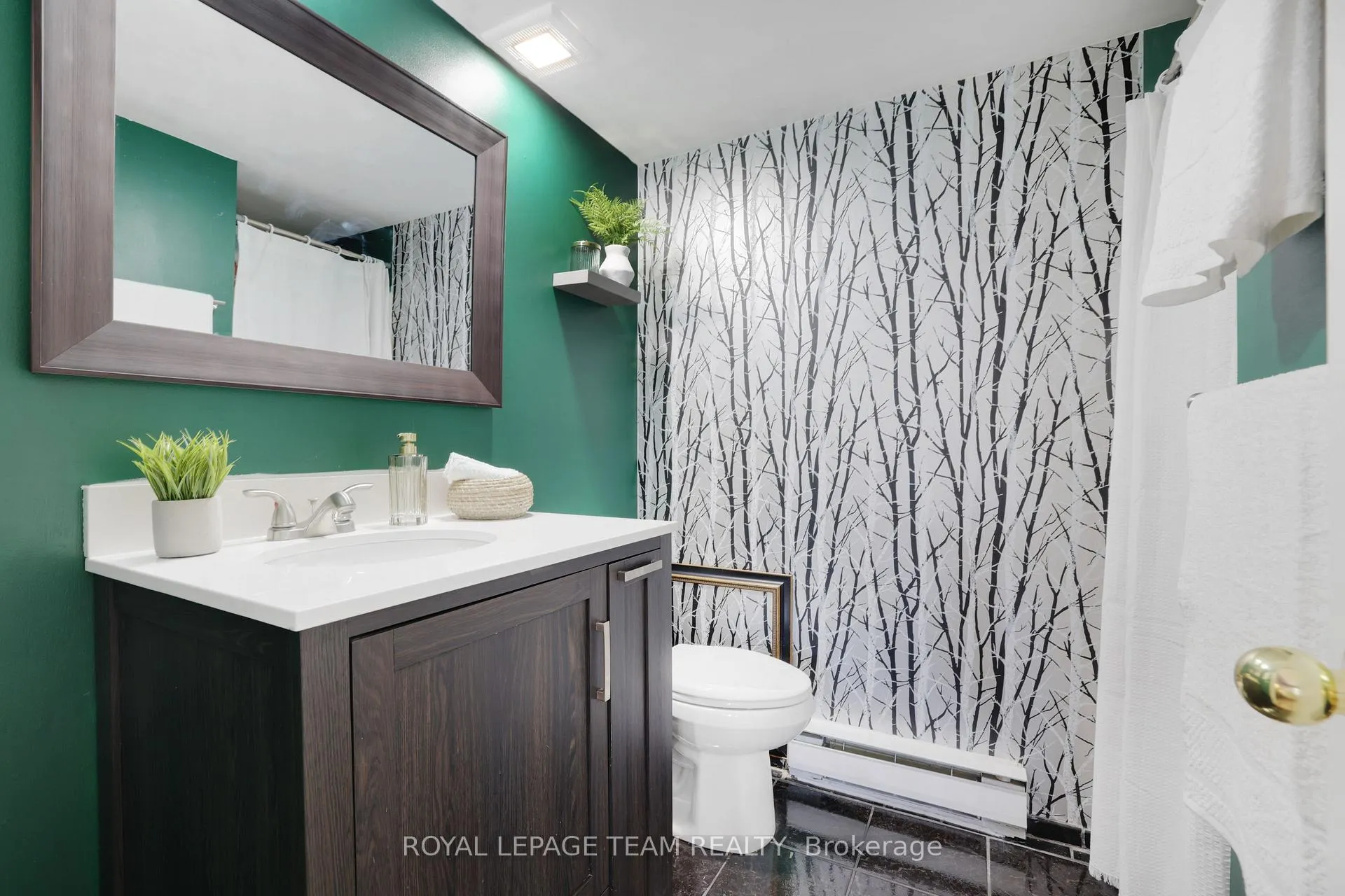 Photo 23 of 216 Steenbakkers Private, Ottawa, Hunt Club Park/Greenboro — HOMEH