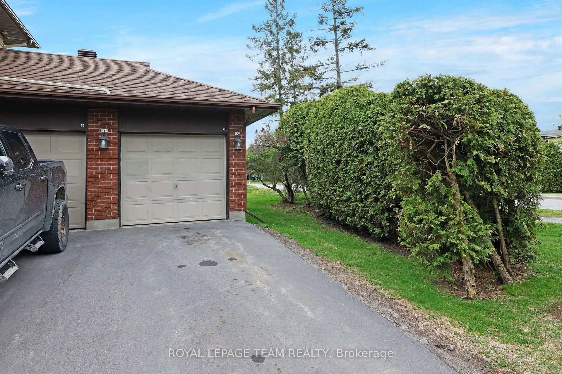 Photo 32 of 216 Steenbakkers Private, Ottawa, Hunt Club Park/Greenboro — HOMEH
