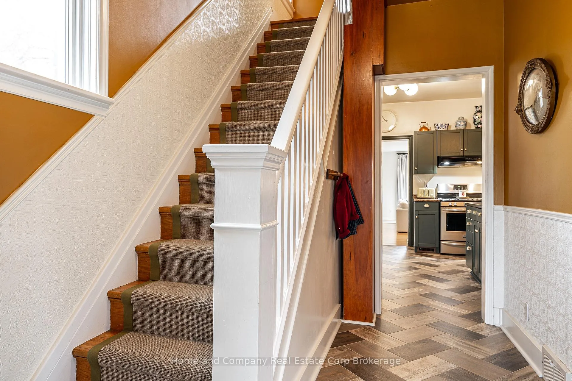 Photo 4 of 32 Cherry Street, Stratford — HOMEH