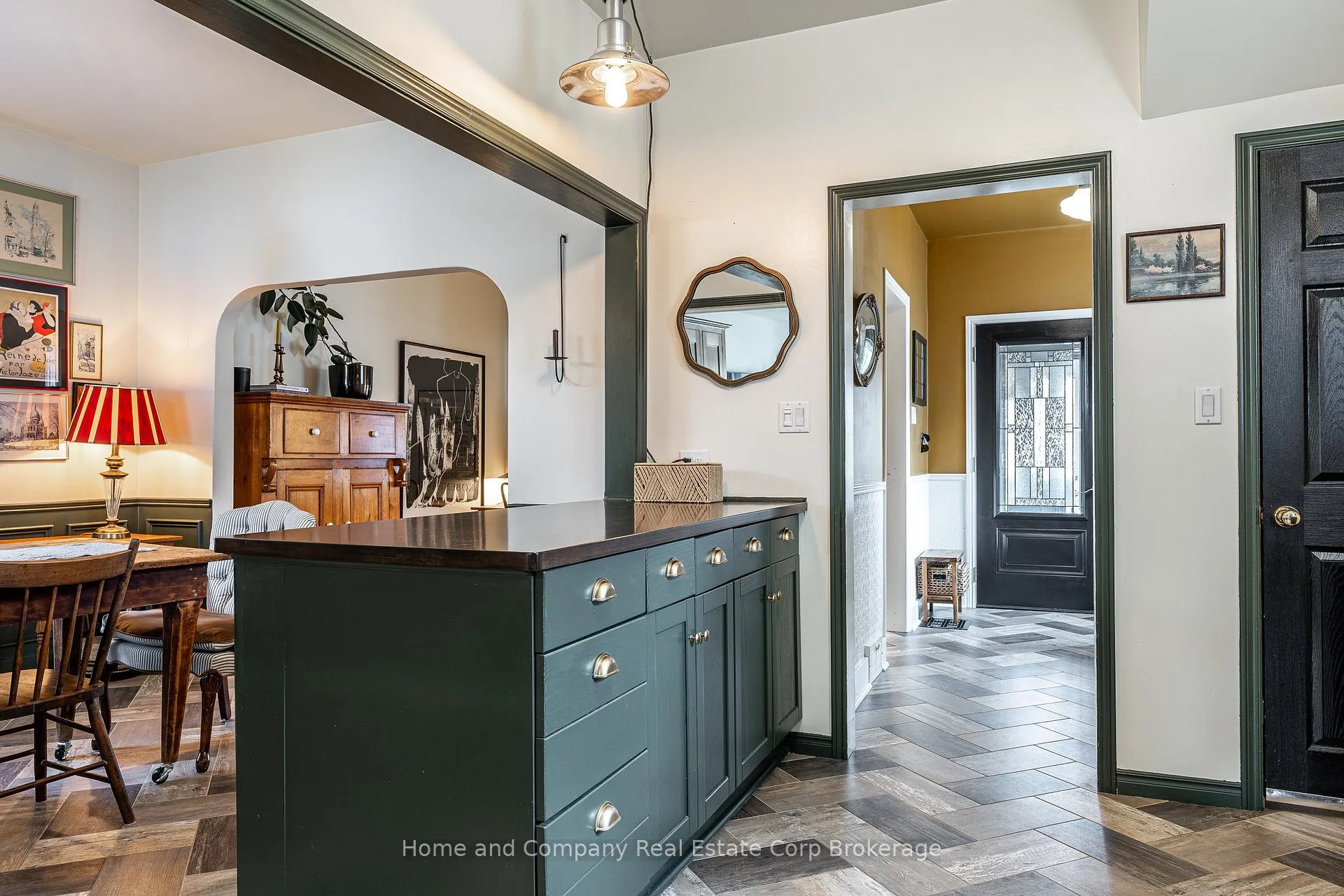 Photo 11 of 32 Cherry Street, Stratford — HOMEH