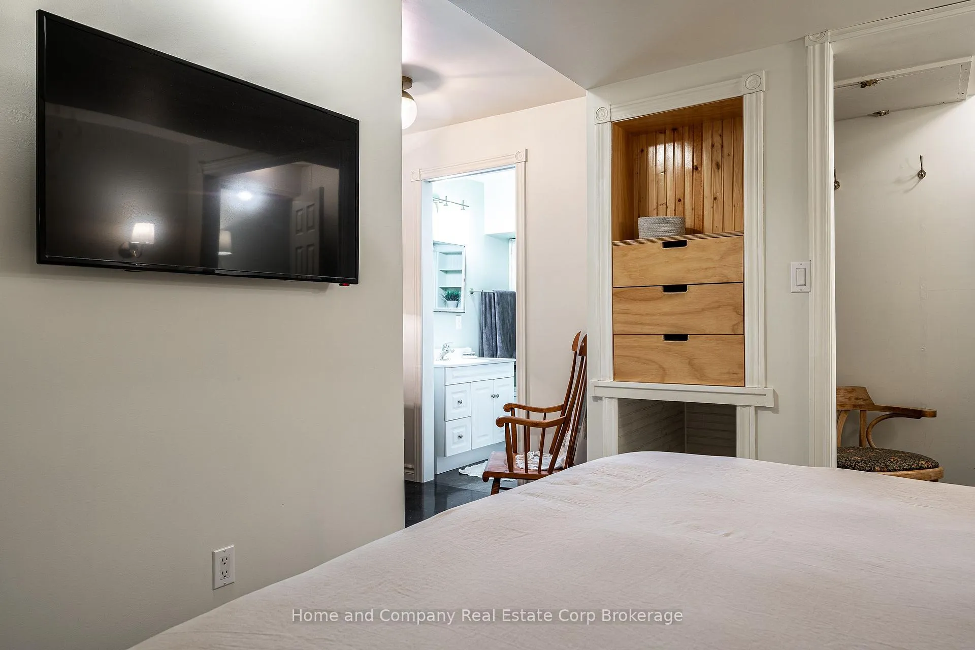 Photo 33 of 32 Cherry Street, Stratford — HOMEH