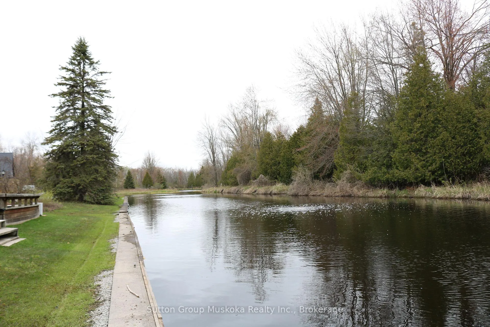 Photo 4 of Unit 4, 81 Laguna Parkway, Ramara, Rural Ramara — HOMEH