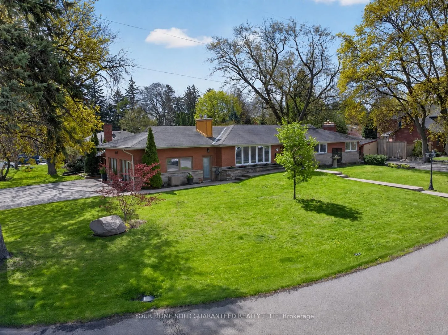 Photo 1 of 632 Ellengale Road, Burlington, LaSalle — HOMEH