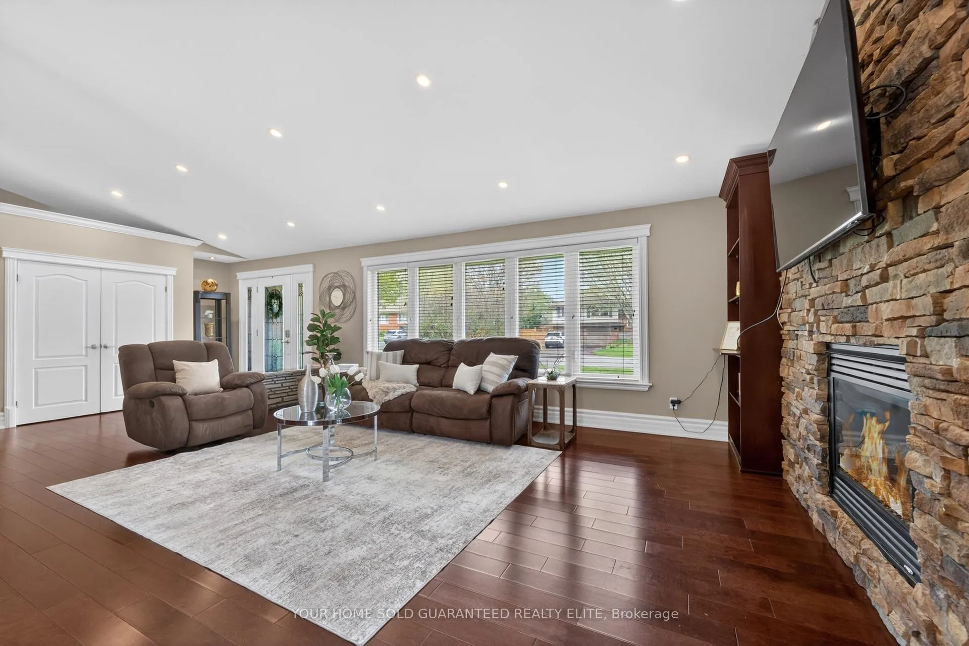 Photo 13 of 632 Ellengale Road, Burlington, LaSalle — HOMEH