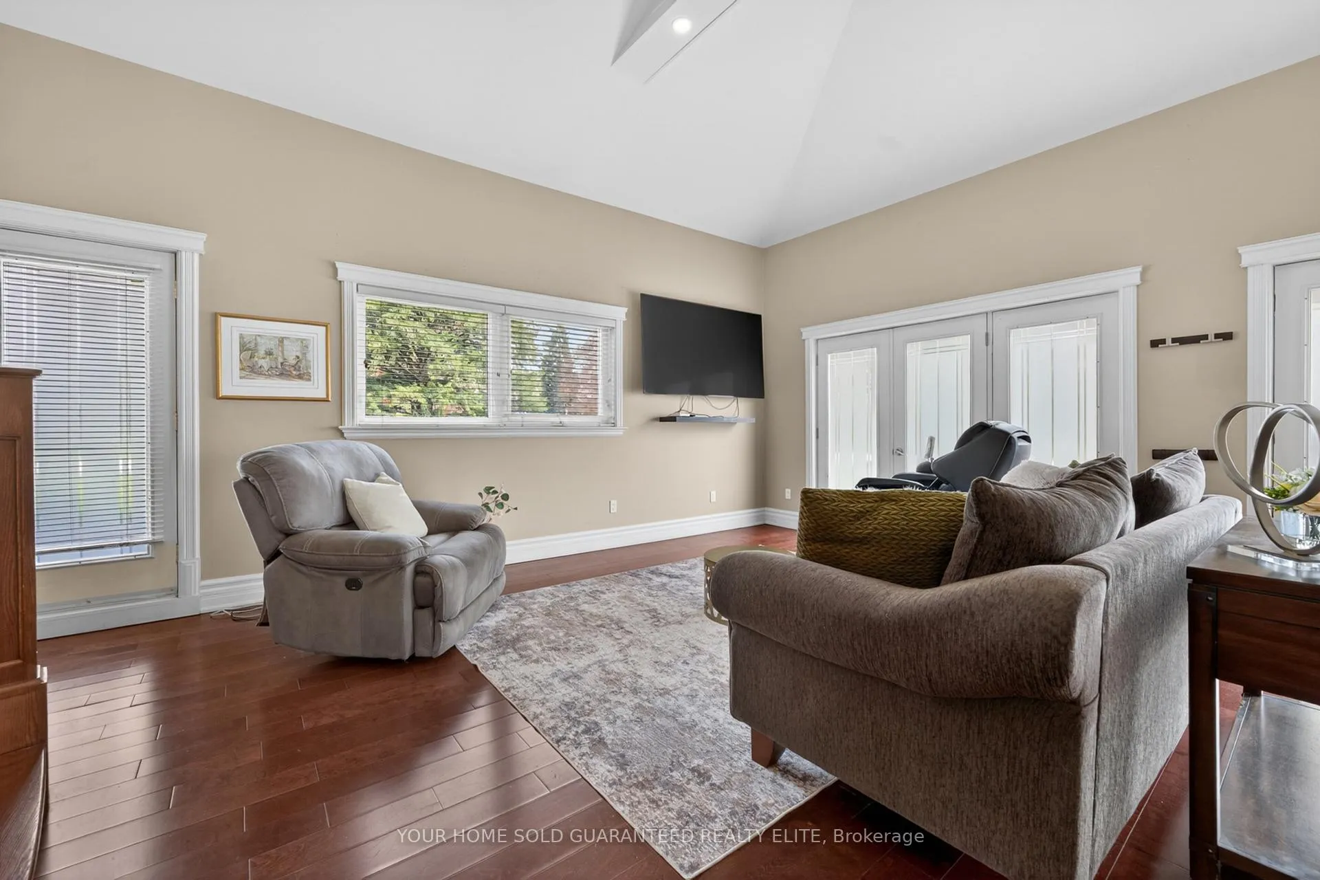 Photo 15 of 632 Ellengale Road, Burlington, LaSalle — HOMEH