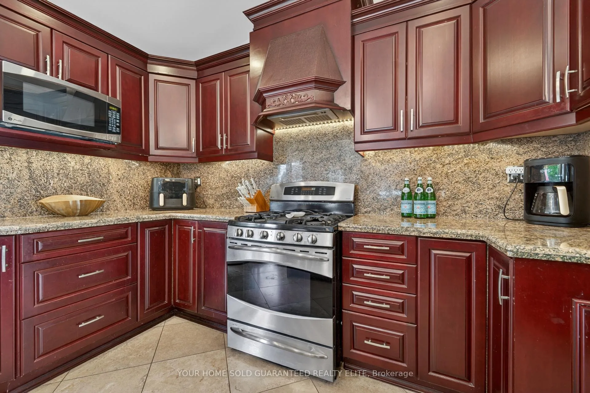 Photo 20 of 632 Ellengale Road, Burlington, LaSalle — HOMEH