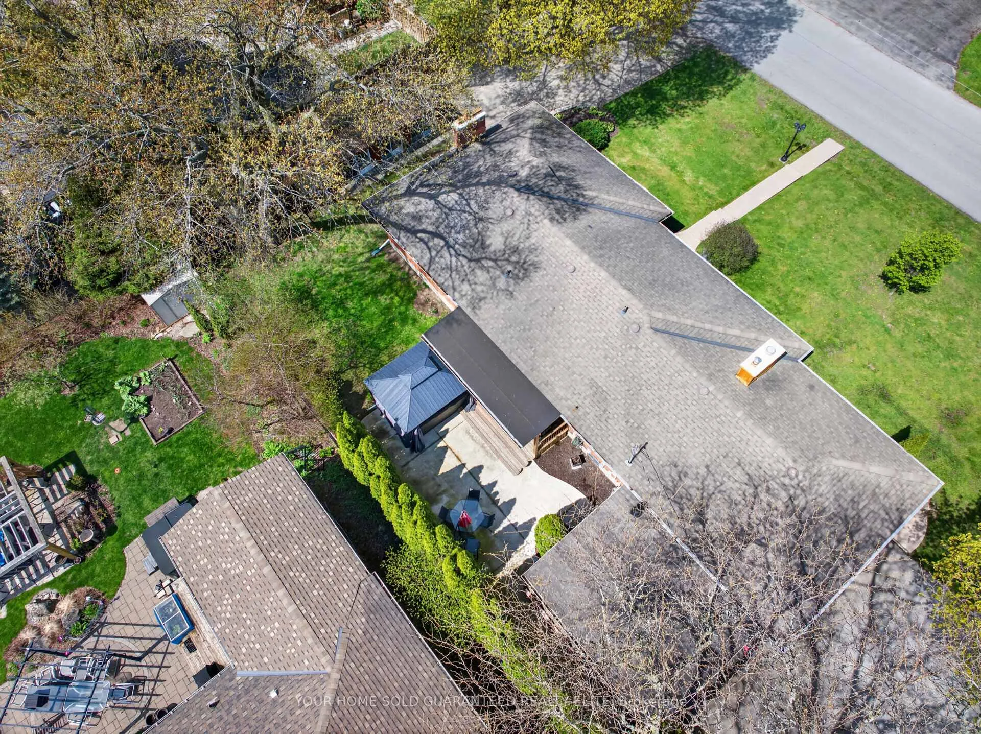 Photo 32 of 632 Ellengale Road, Burlington, LaSalle — HOMEH