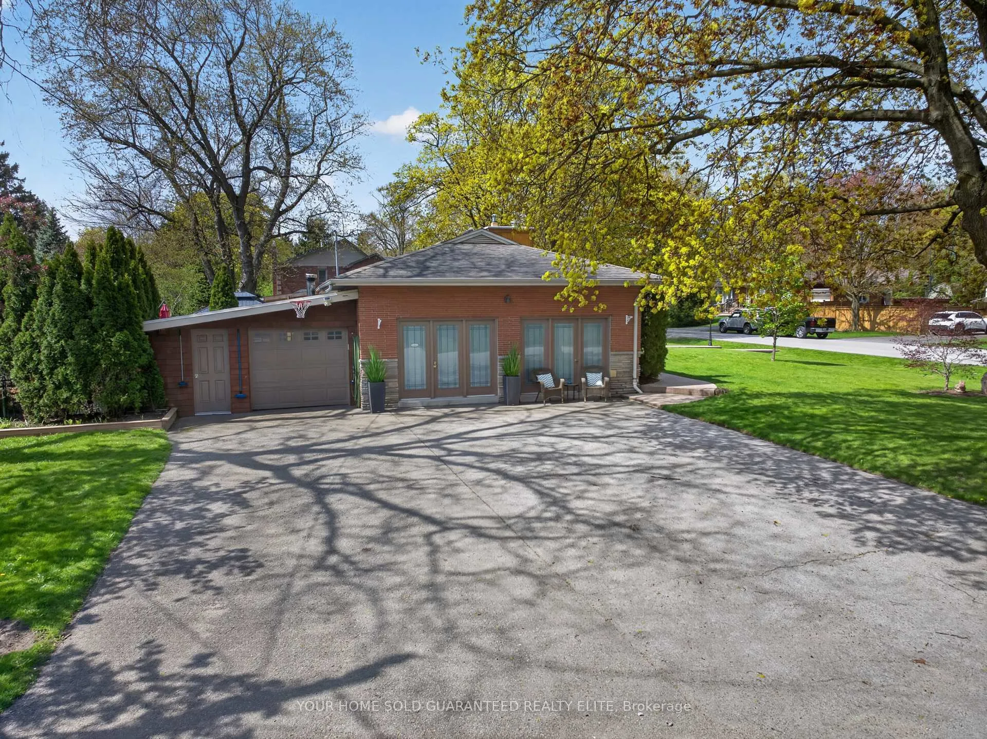 Photo 37 of 632 Ellengale Road, Burlington, LaSalle — HOMEH