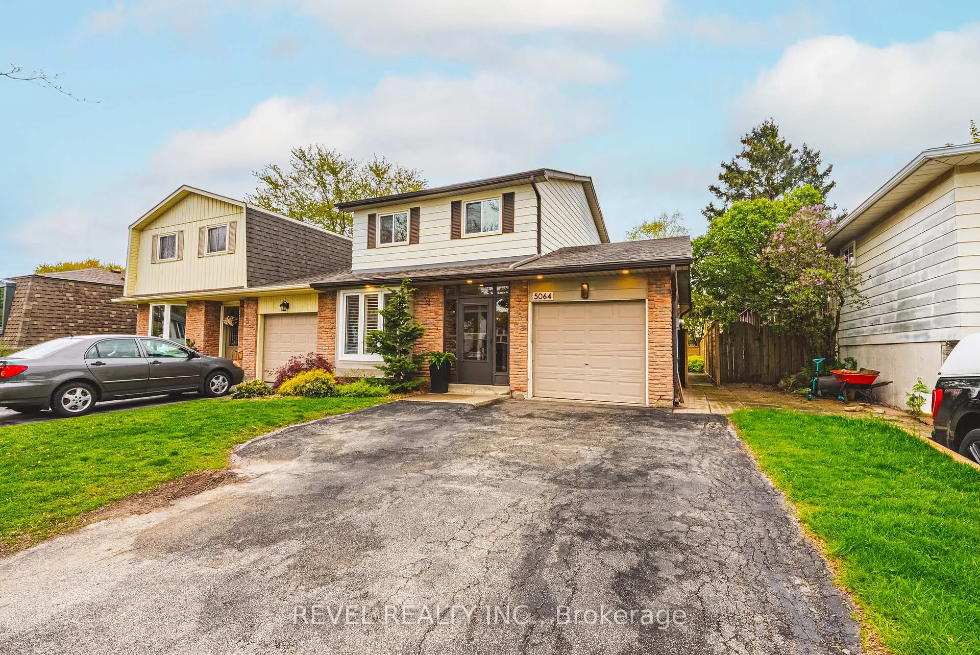 Photo 1 of 5064 Brady Avenue, Burlington, Appleby — HOMEH