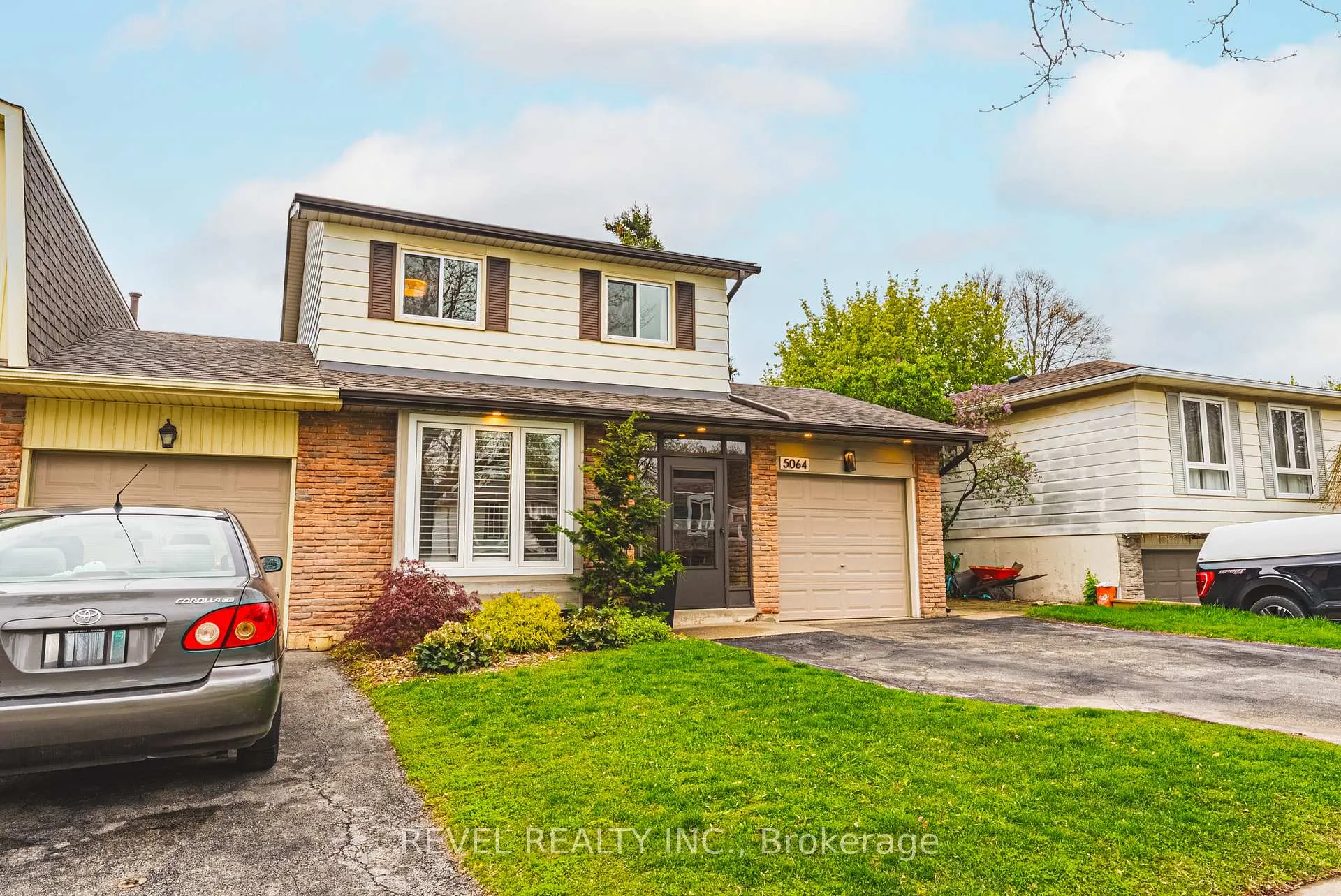 Photo 3 of 5064 Brady Avenue, Burlington, Appleby — HOMEH