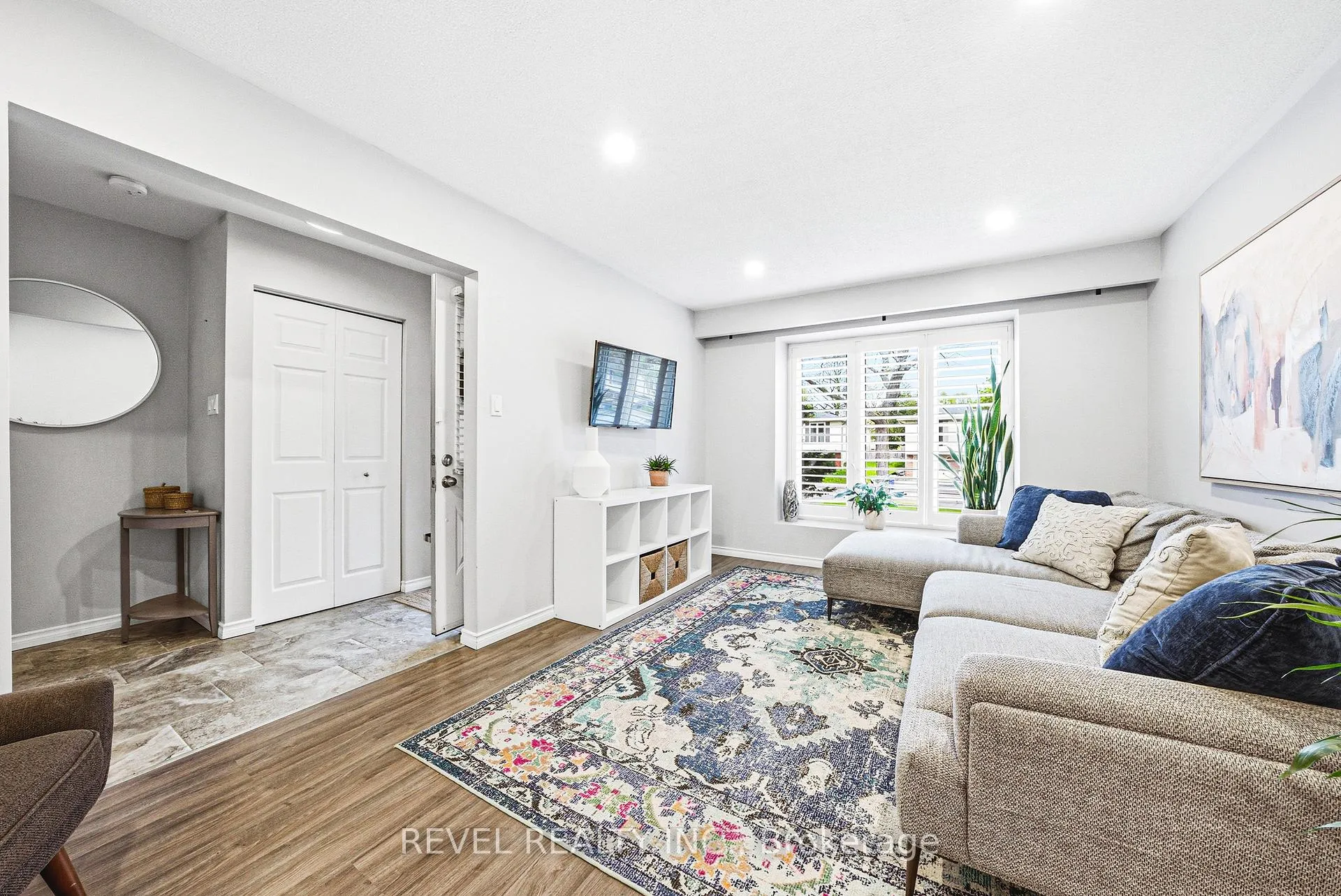 Photo 6 of 5064 Brady Avenue, Burlington, Appleby — HOMEH