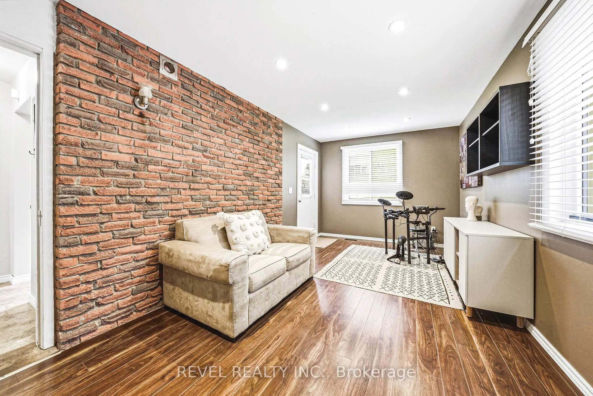 Photo 14 of 5064 Brady Avenue, Burlington, Appleby — HOMEH