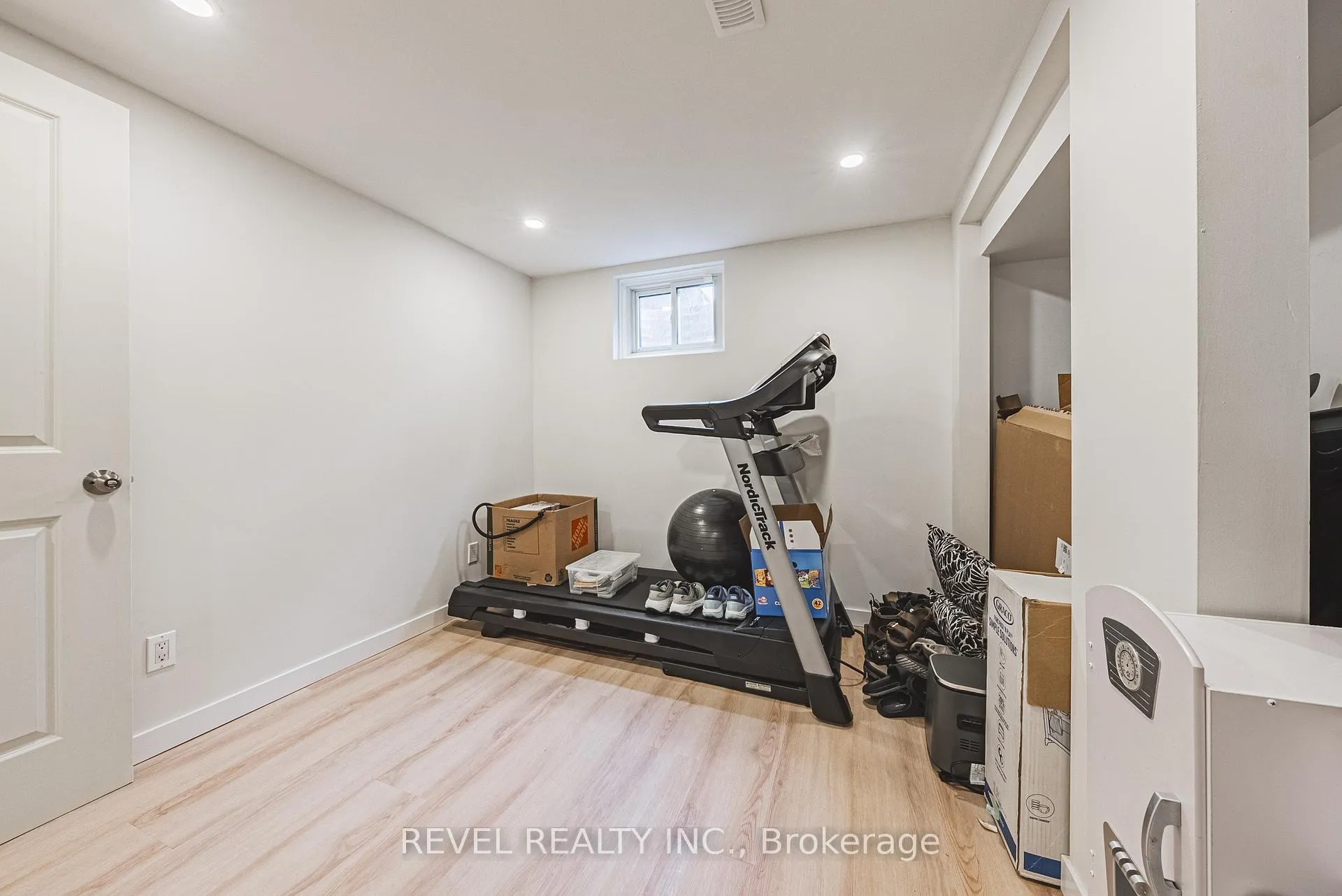 Photo 27 of 5064 Brady Avenue, Burlington, Appleby — HOMEH