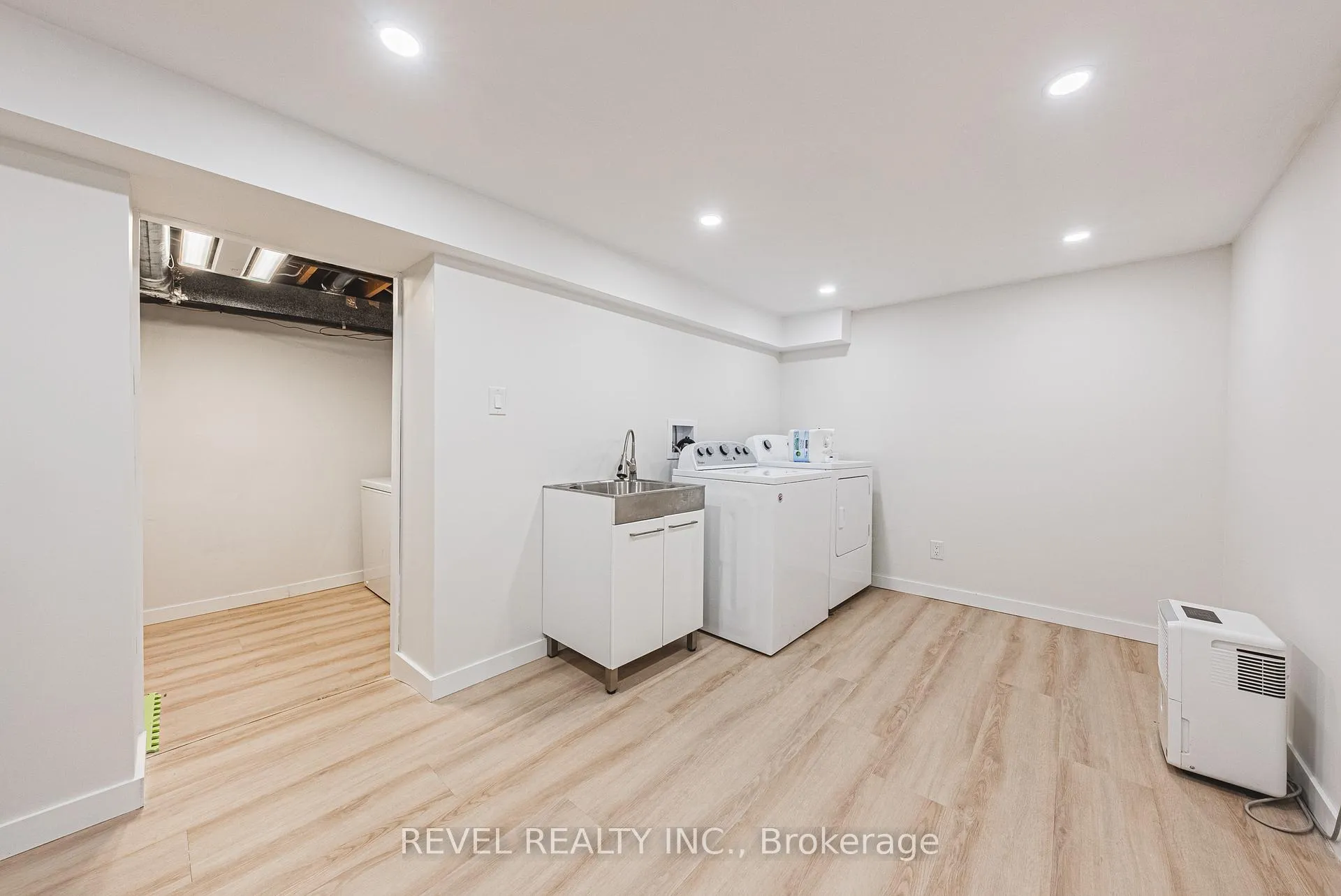 Photo 30 of 5064 Brady Avenue, Burlington, Appleby — HOMEH