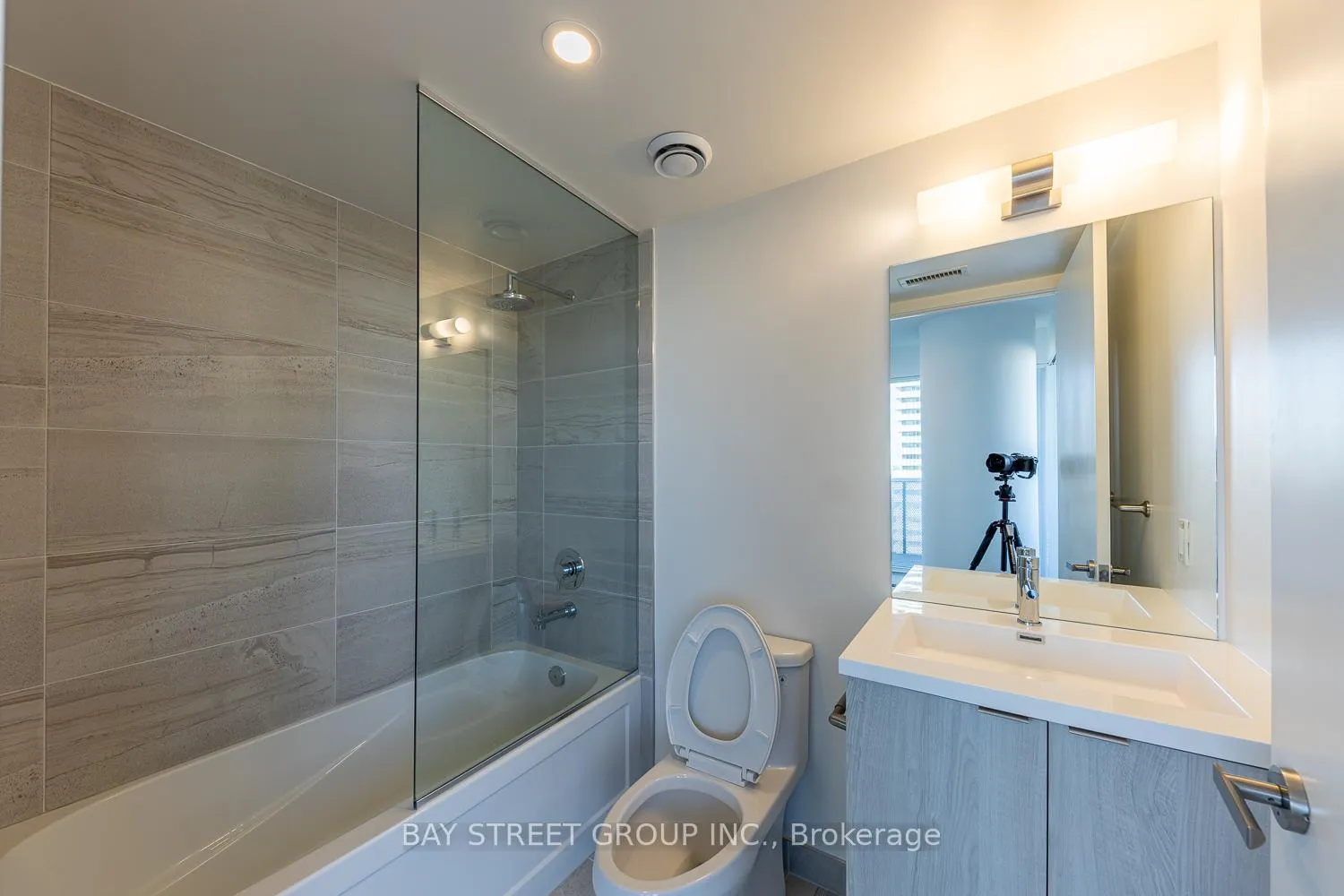 Photo 9 of Unit 1903, 138 Downes Street, Toronto, Waterfront Communities — HOMEH