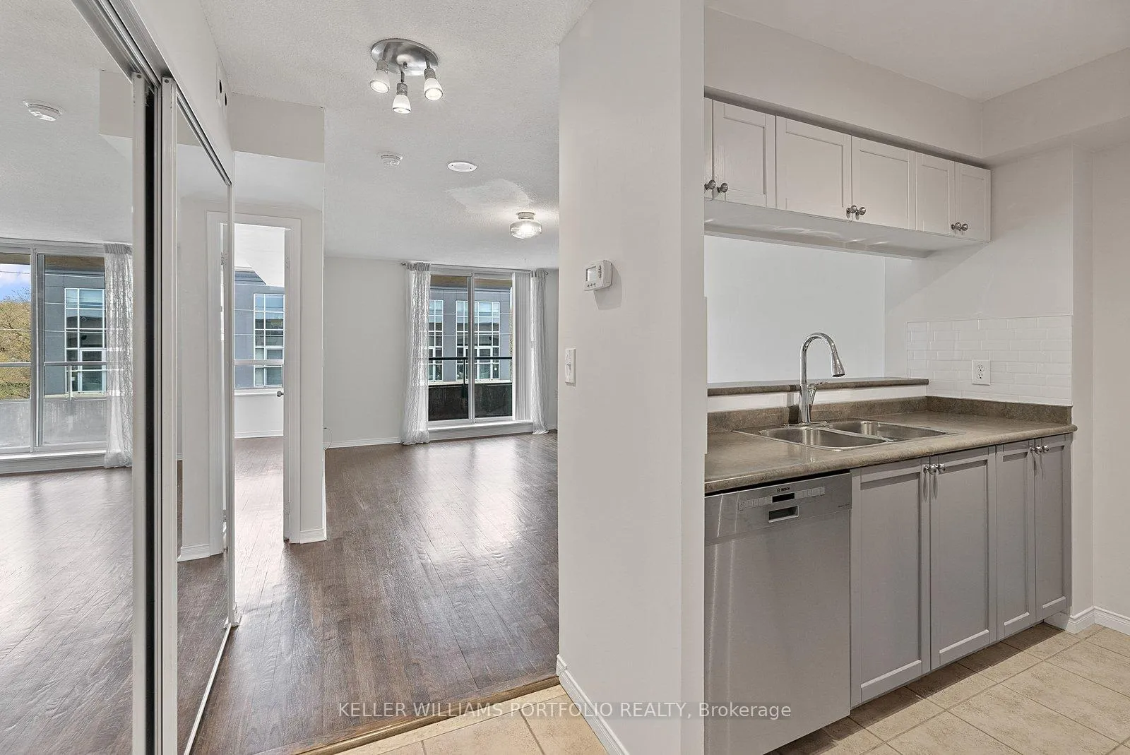 Photo 2 of Unit 408, 1829 Queen Street E, Toronto, The Beaches — HOMEH