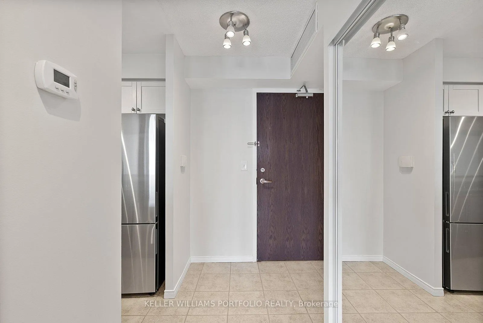 Photo 4 of Unit 408, 1829 Queen Street E, Toronto, The Beaches — HOMEH
