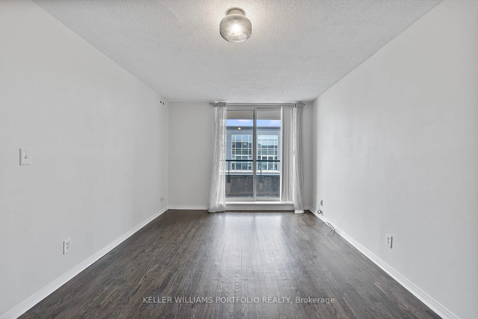 Photo 10 of Unit 408, 1829 Queen Street E, Toronto, The Beaches — HOMEH