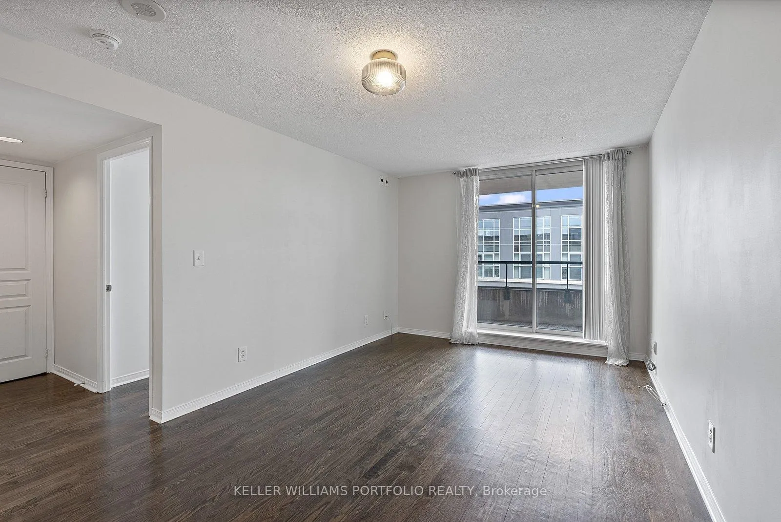 Photo 11 of Unit 408, 1829 Queen Street E, Toronto, The Beaches — HOMEH