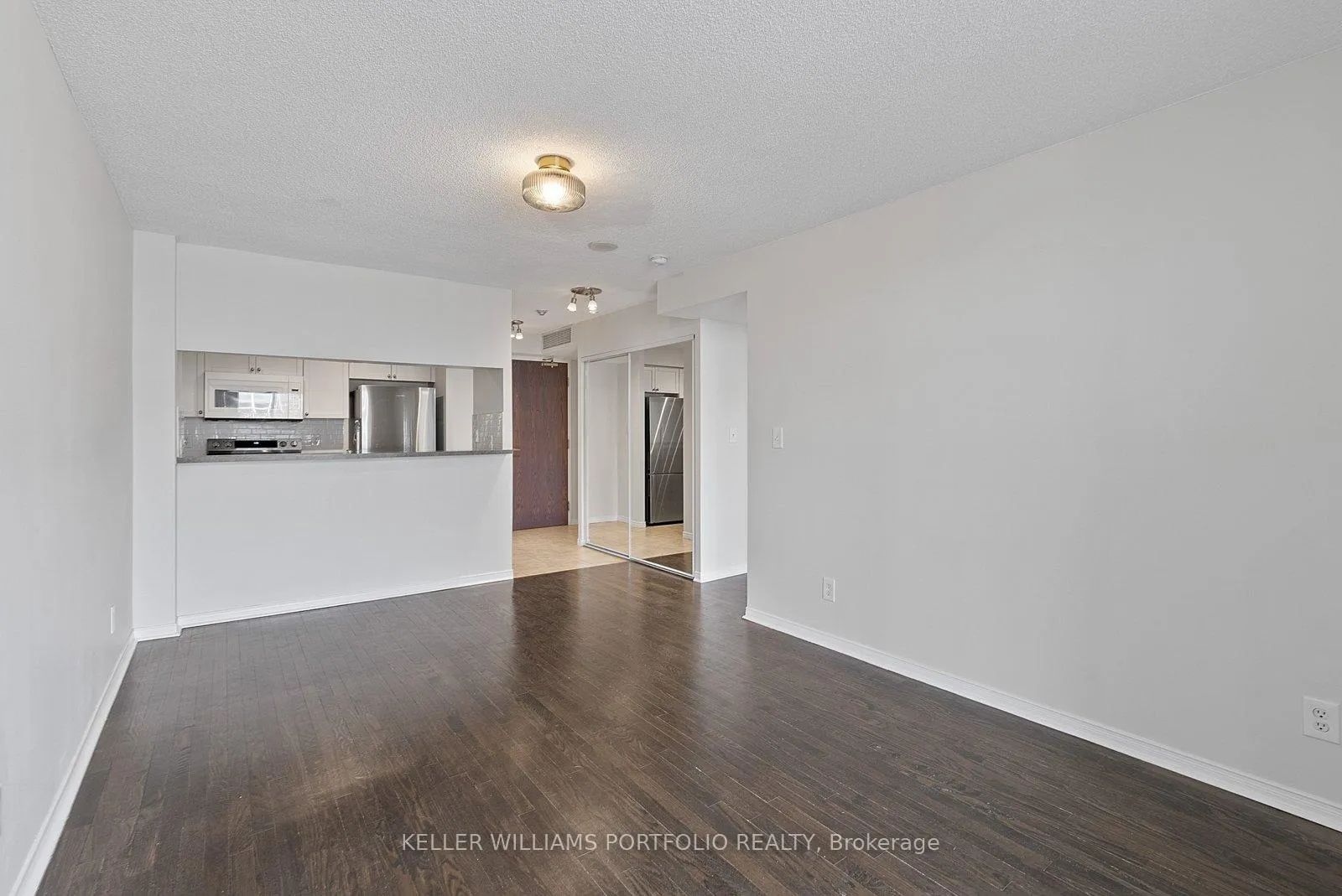 Photo 12 of Unit 408, 1829 Queen Street E, Toronto, The Beaches — HOMEH