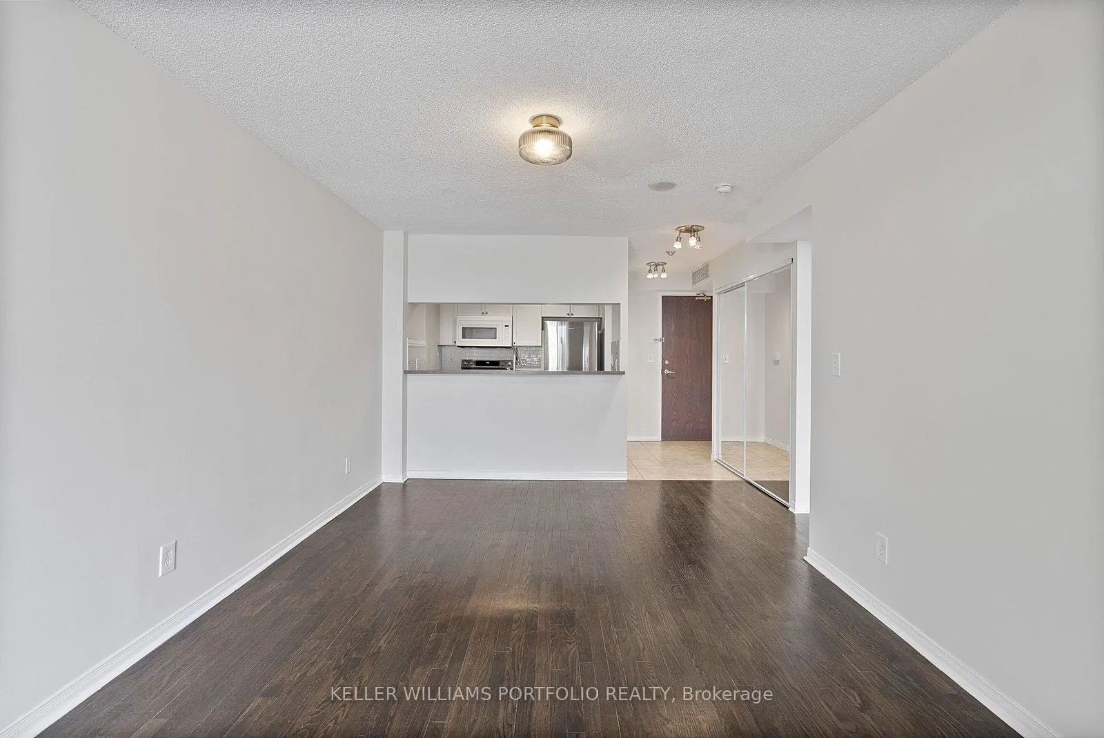 Photo 13 of Unit 408, 1829 Queen Street E, Toronto, The Beaches — HOMEH