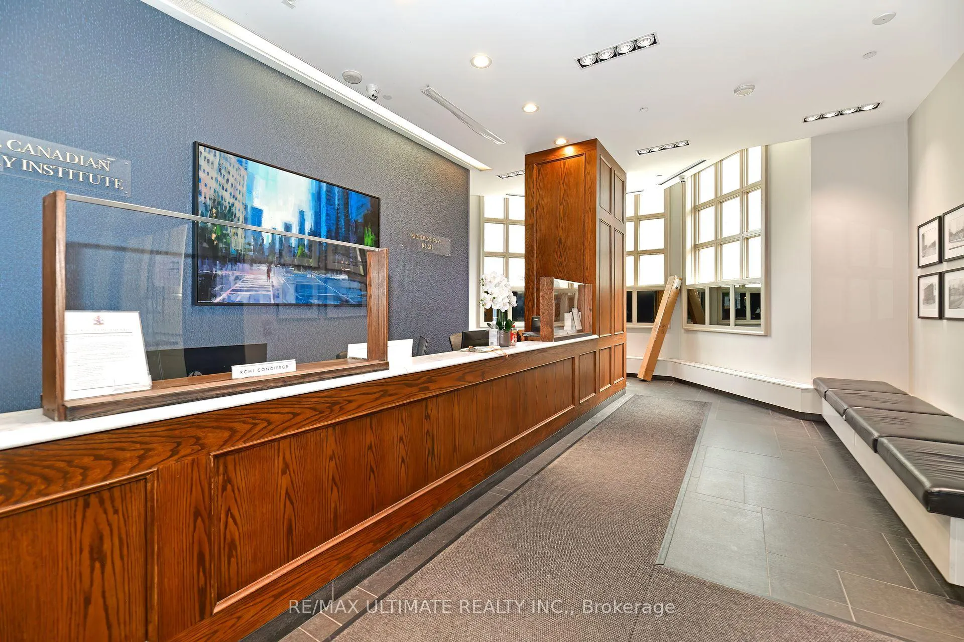 Photo 3 of Unit 1106, 426 University Avenue, Toronto, Kensington-Chinatown — HOMEH