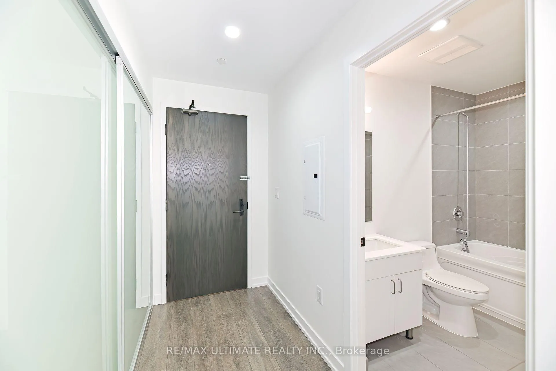 Photo 4 of Unit 1106, 426 University Avenue, Toronto, Kensington-Chinatown — HOMEH