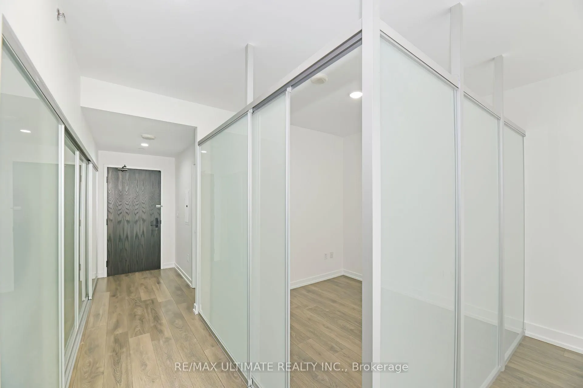 Photo 5 of Unit 1106, 426 University Avenue, Toronto, Kensington-Chinatown — HOMEH