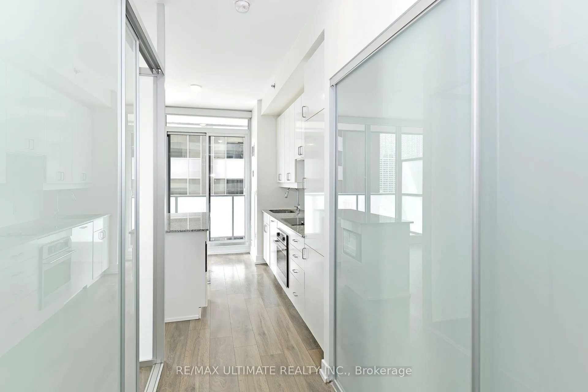 Photo 6 of Unit 1106, 426 University Avenue, Toronto, Kensington-Chinatown — HOMEH