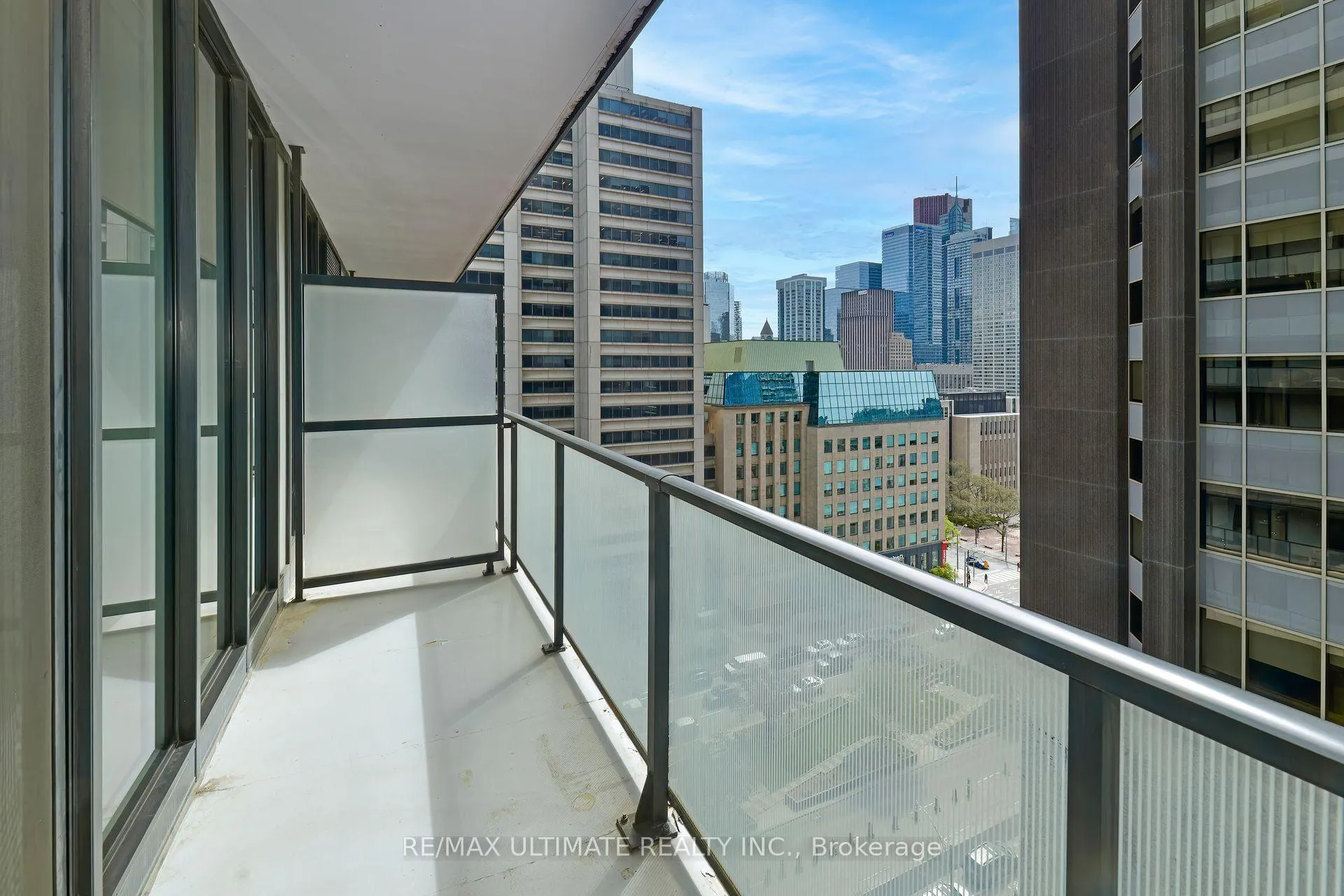Photo 9 of Unit 1106, 426 University Avenue, Toronto, Kensington-Chinatown — HOMEH