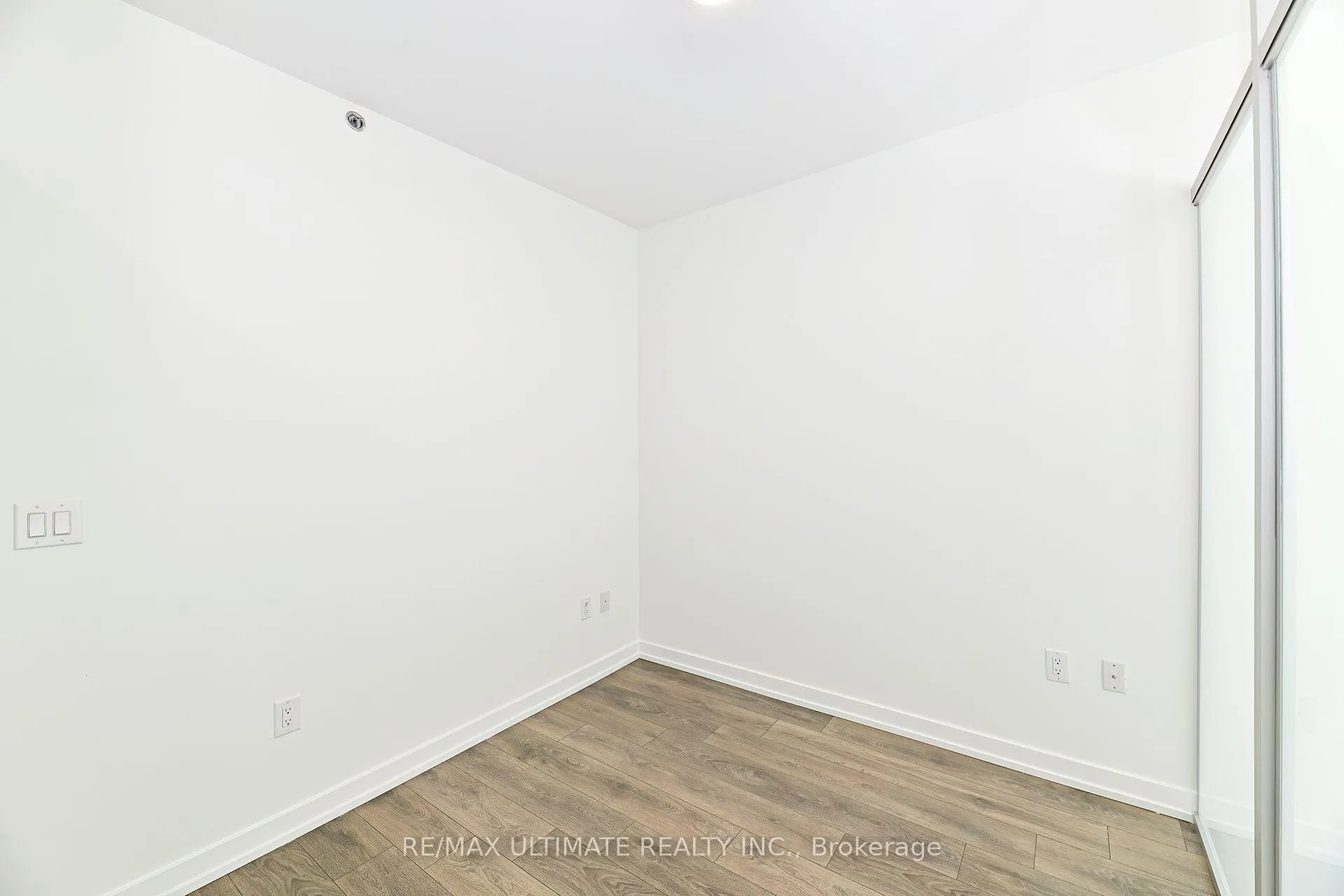 Photo 18 of Unit 1106, 426 University Avenue, Toronto, Kensington-Chinatown — HOMEH
