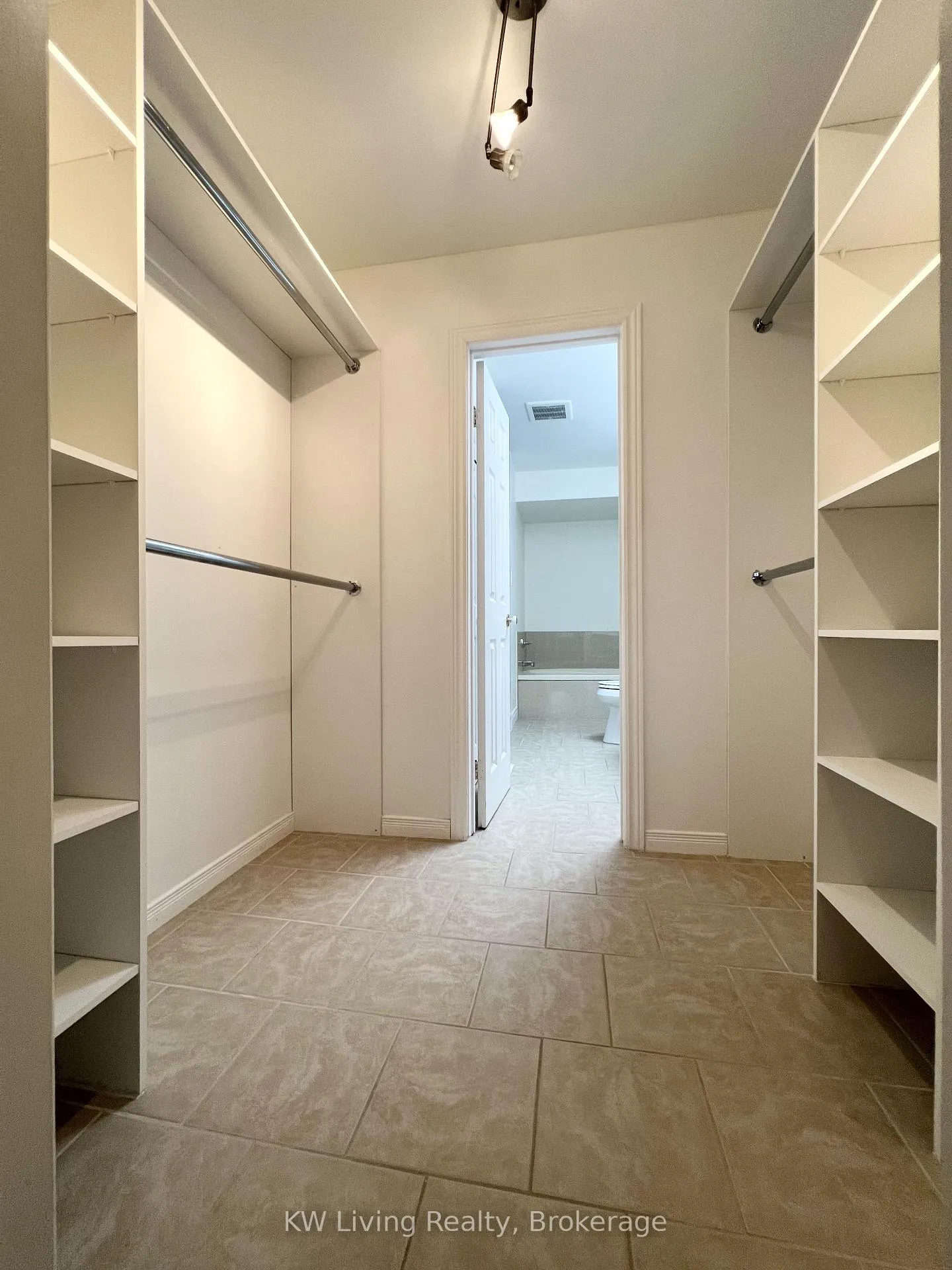 Photo 9 of 28 Parkinson Road E, Markham, Markham Village — HOMEH