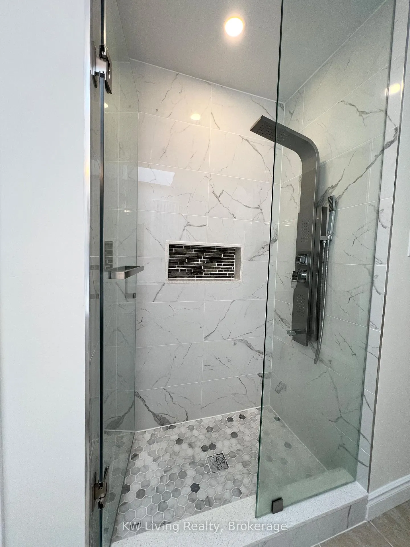 Photo 11 of 28 Parkinson Road E, Markham, Markham Village — HOMEH