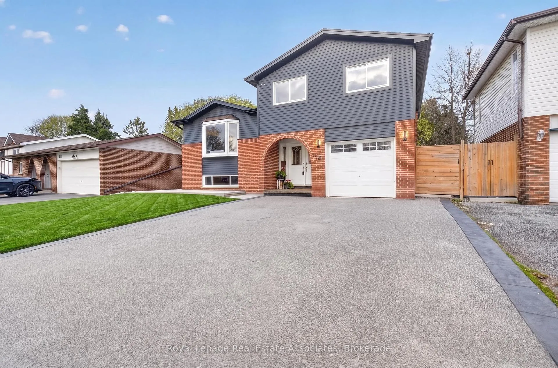 Photo 3 of 118 Parkview Drive, Orangeville — HOMEH