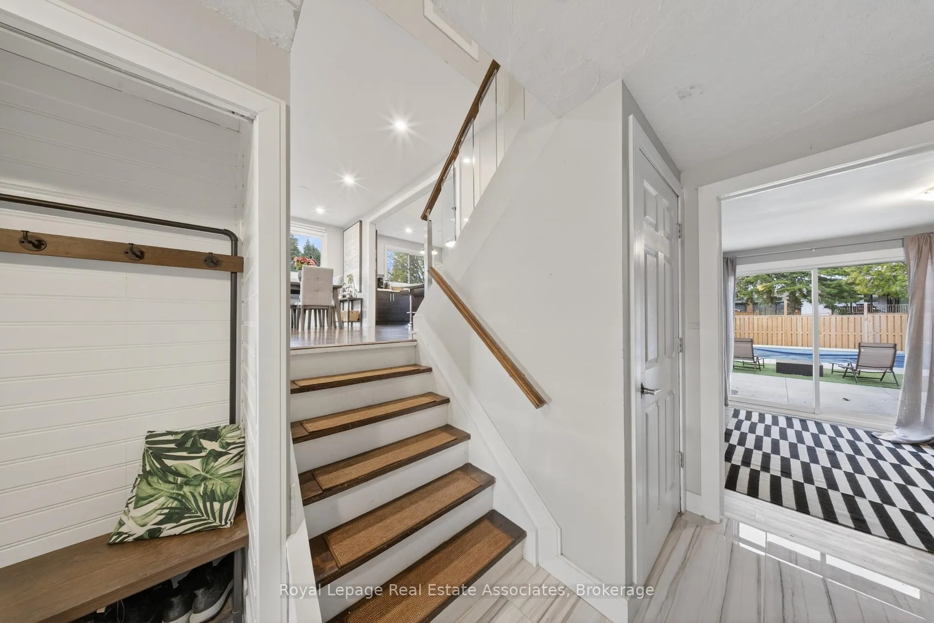 Photo 8 of 118 Parkview Drive, Orangeville — HOMEH