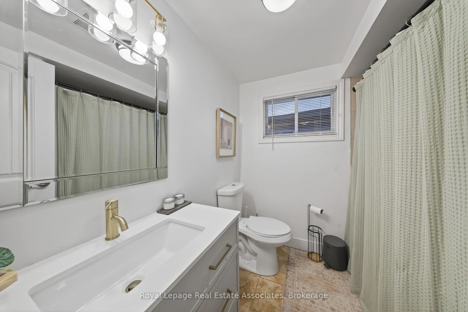 Photo 25 of 118 Parkview Drive, Orangeville — HOMEH