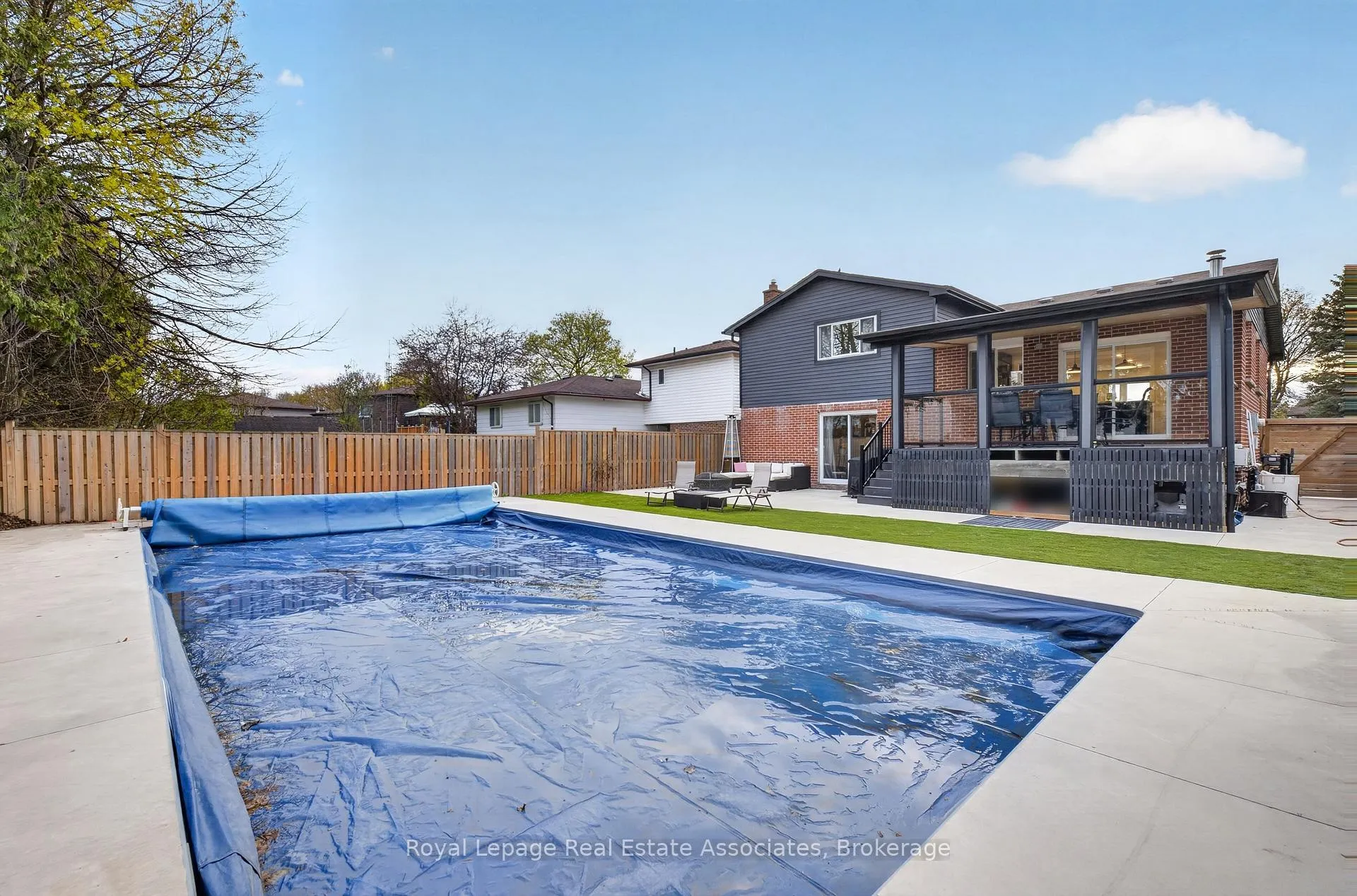 Photo 38 of 118 Parkview Drive, Orangeville — HOMEH