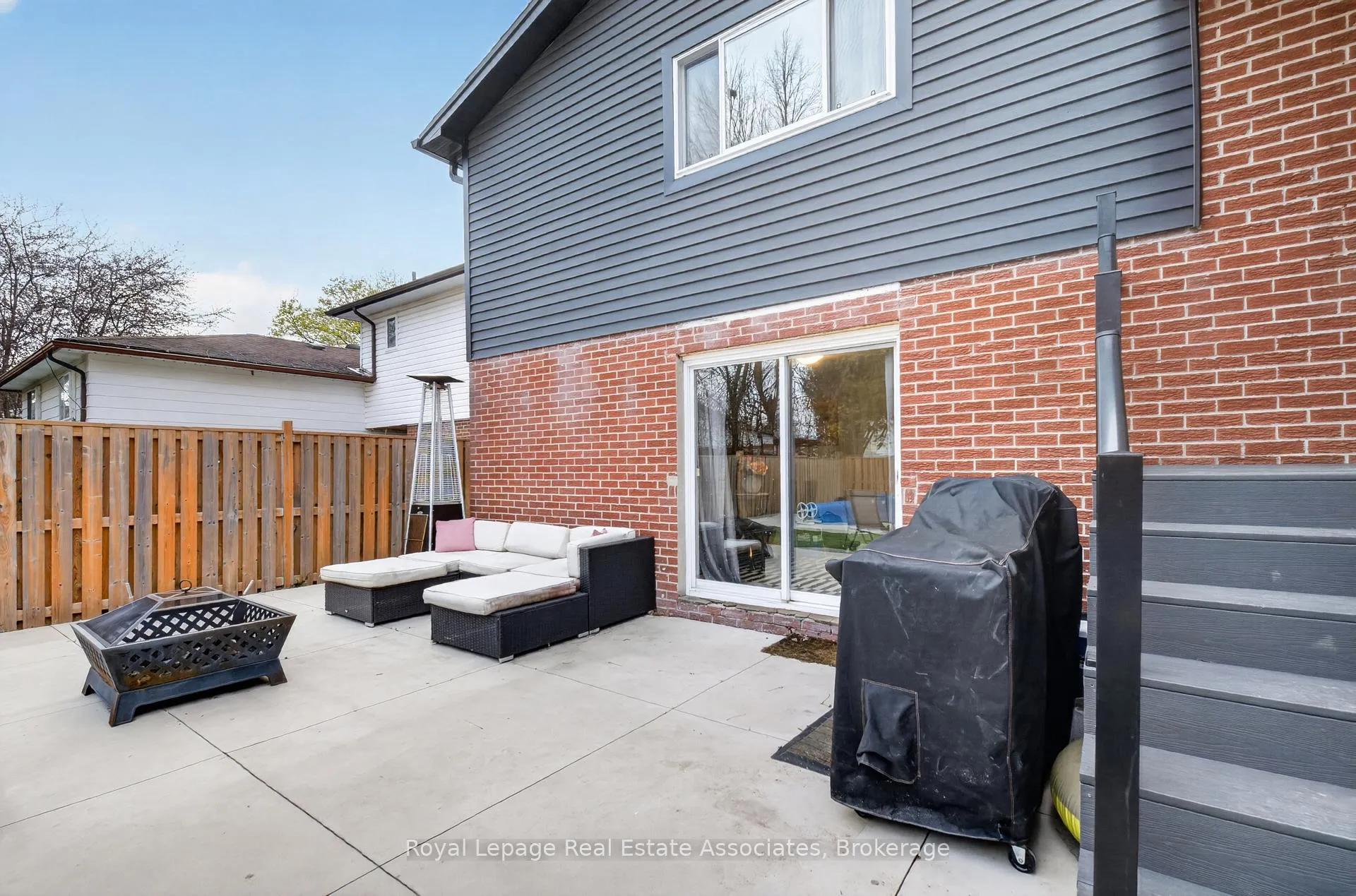 Photo 41 of 118 Parkview Drive, Orangeville — HOMEH