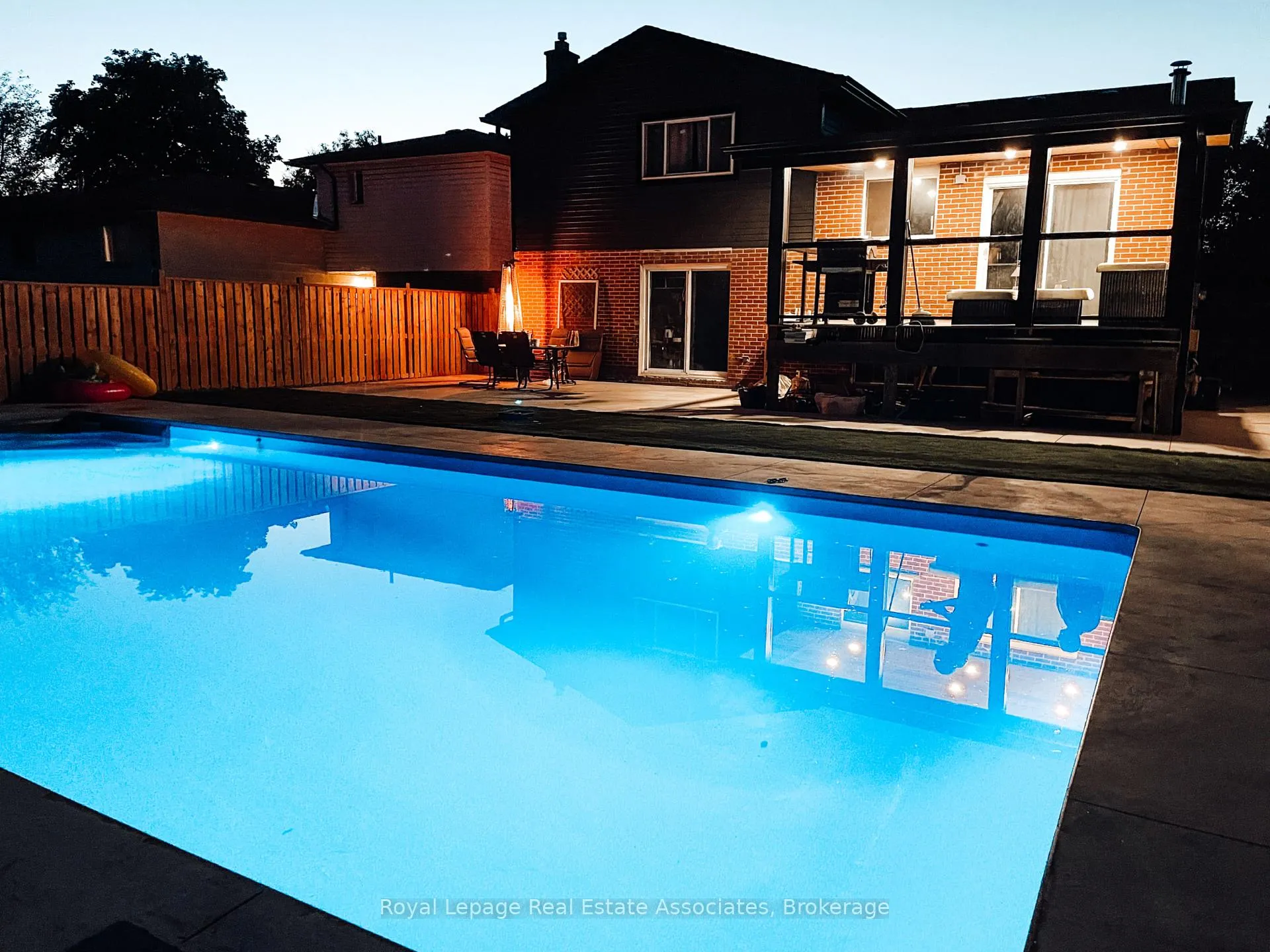 Photo 43 of 118 Parkview Drive, Orangeville — HOMEH