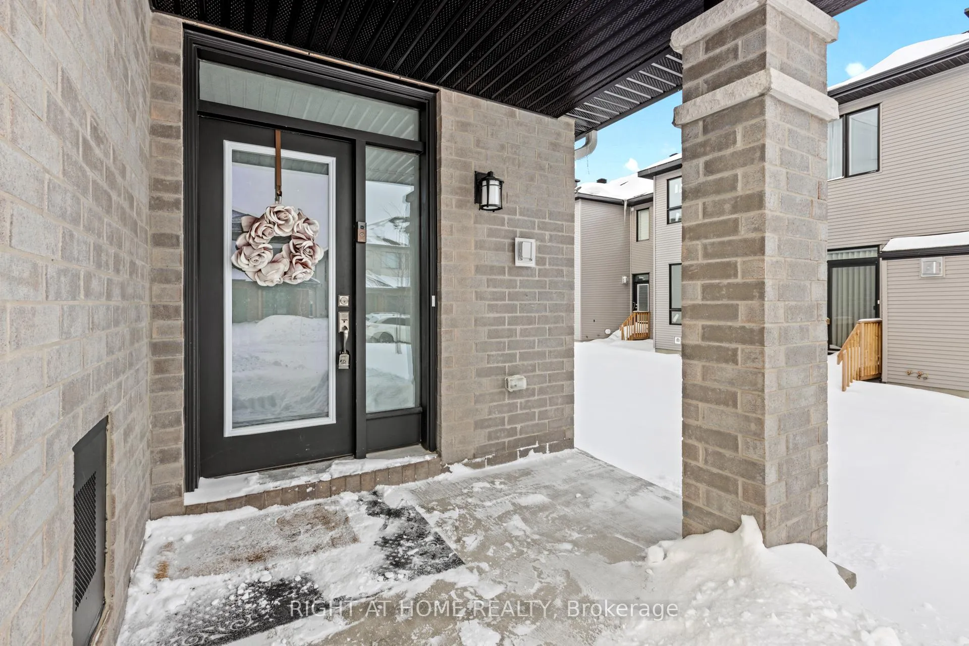 Photo 2 of 674 Honeydew Street, Ottawa, Riverside South/Gloucester Glen — HOMEH