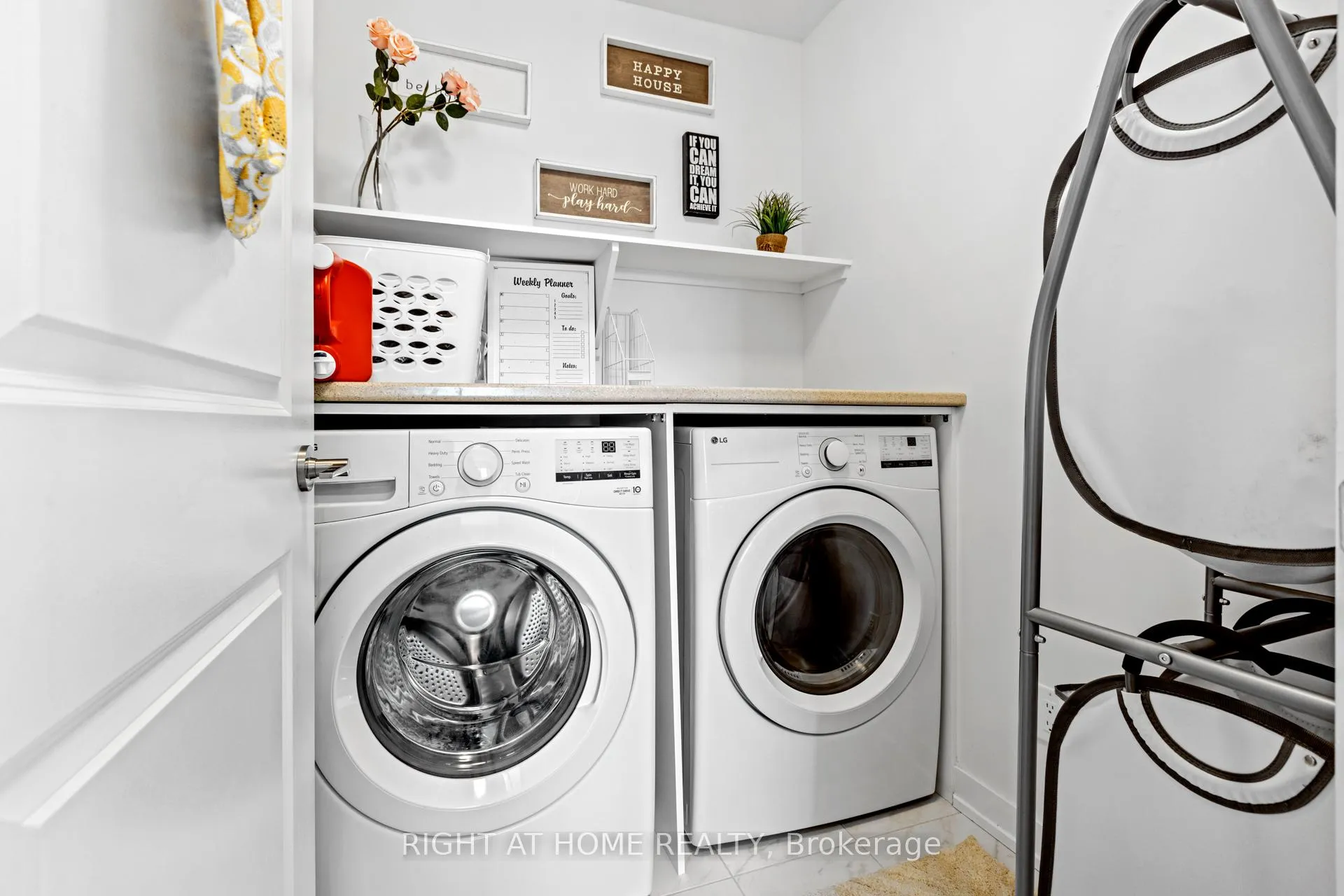 Photo 25 of 674 Honeydew Street, Ottawa, Riverside South/Gloucester Glen — HOMEH