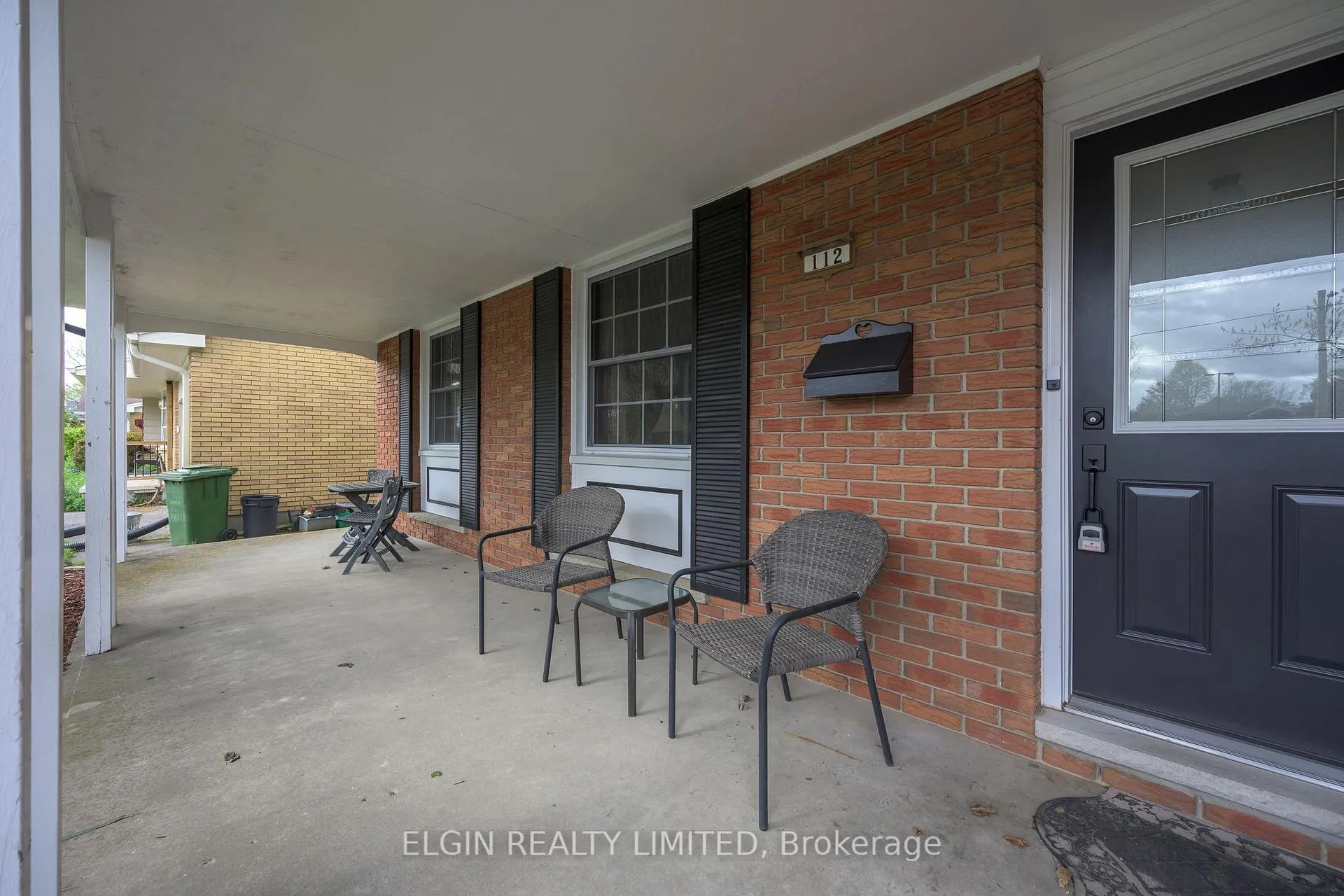 Photo 2 of 112 Park Avenue, St. Thomas — HOMEH