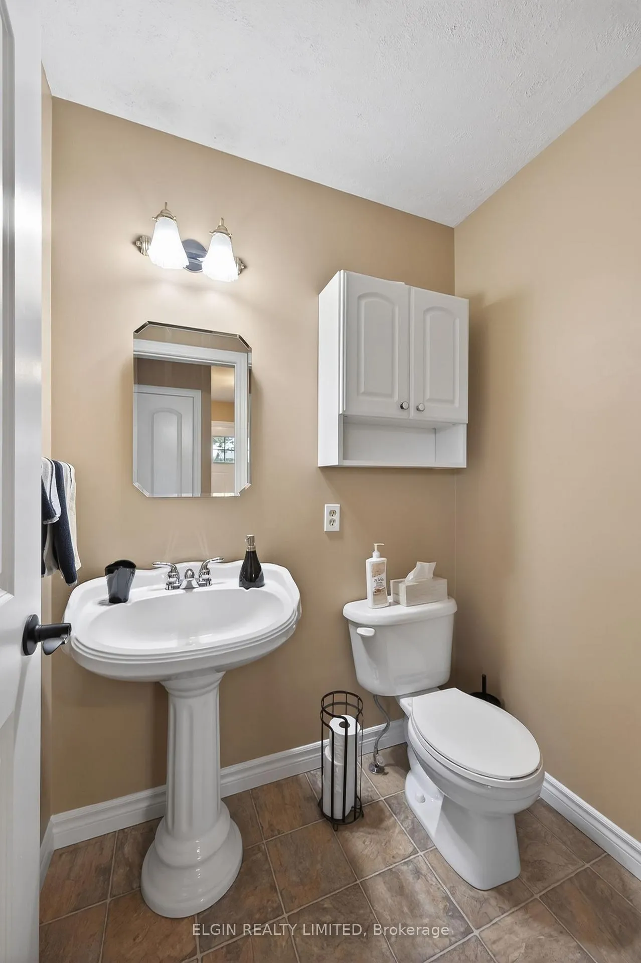 Photo 12 of 112 Park Avenue, St. Thomas — HOMEH